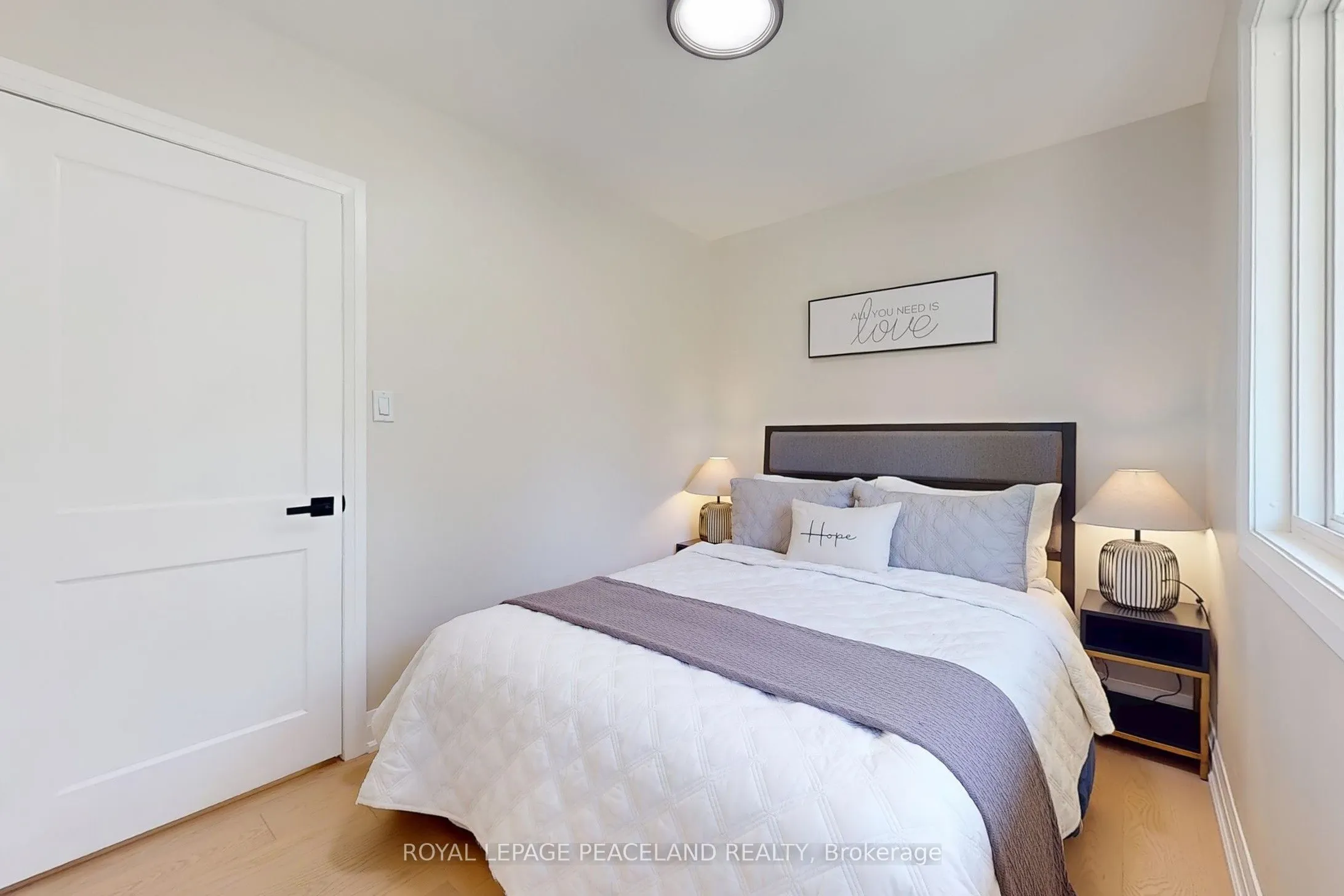 1223 Redbank Crescent