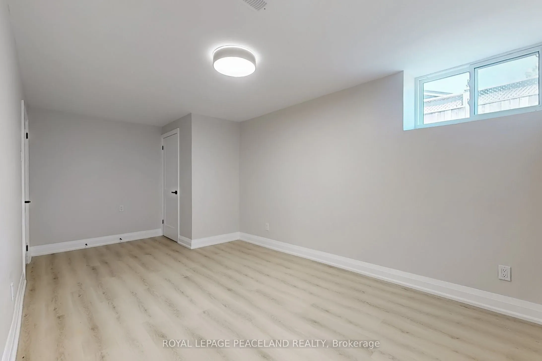 1223 Redbank Crescent