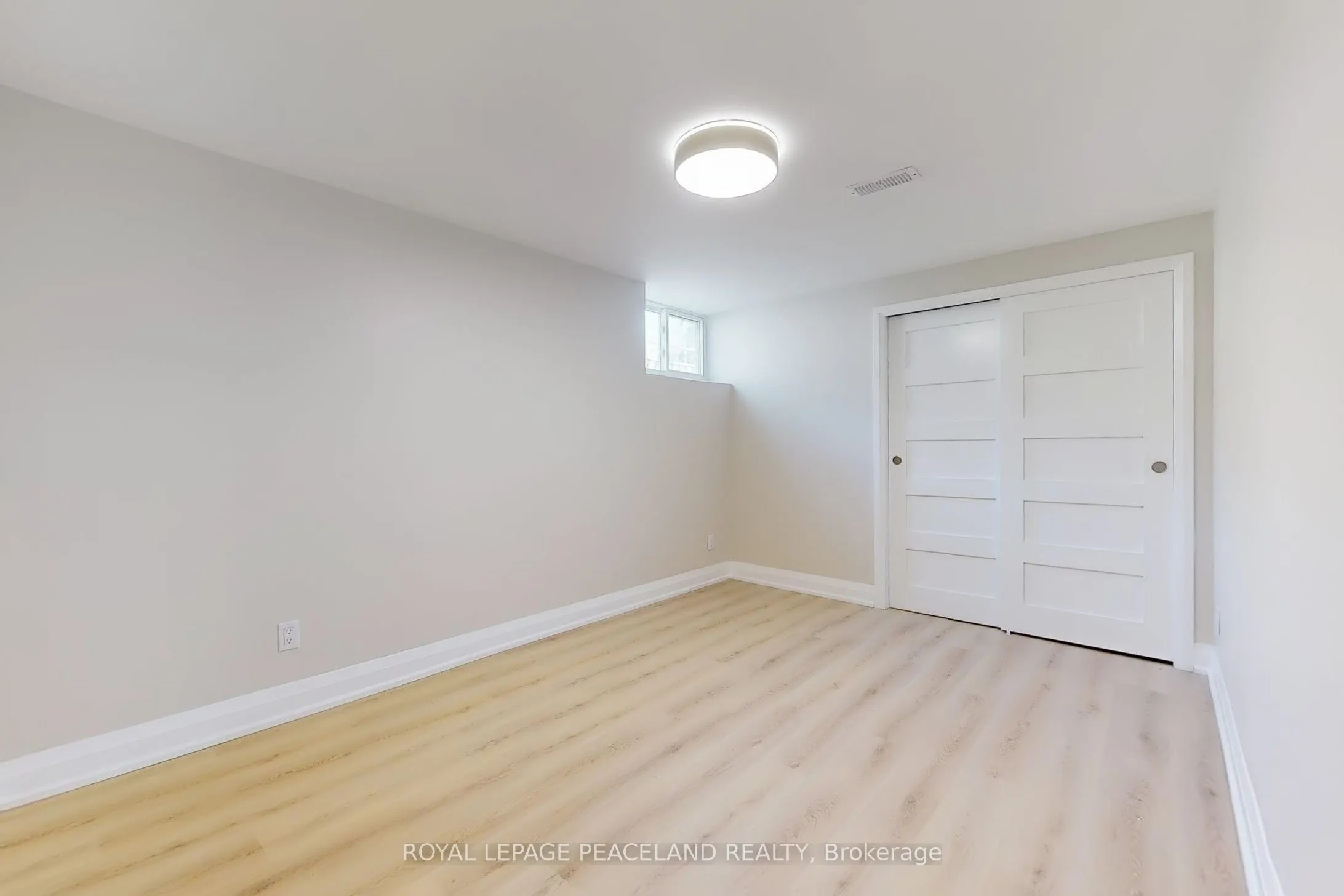 1223 Redbank Crescent