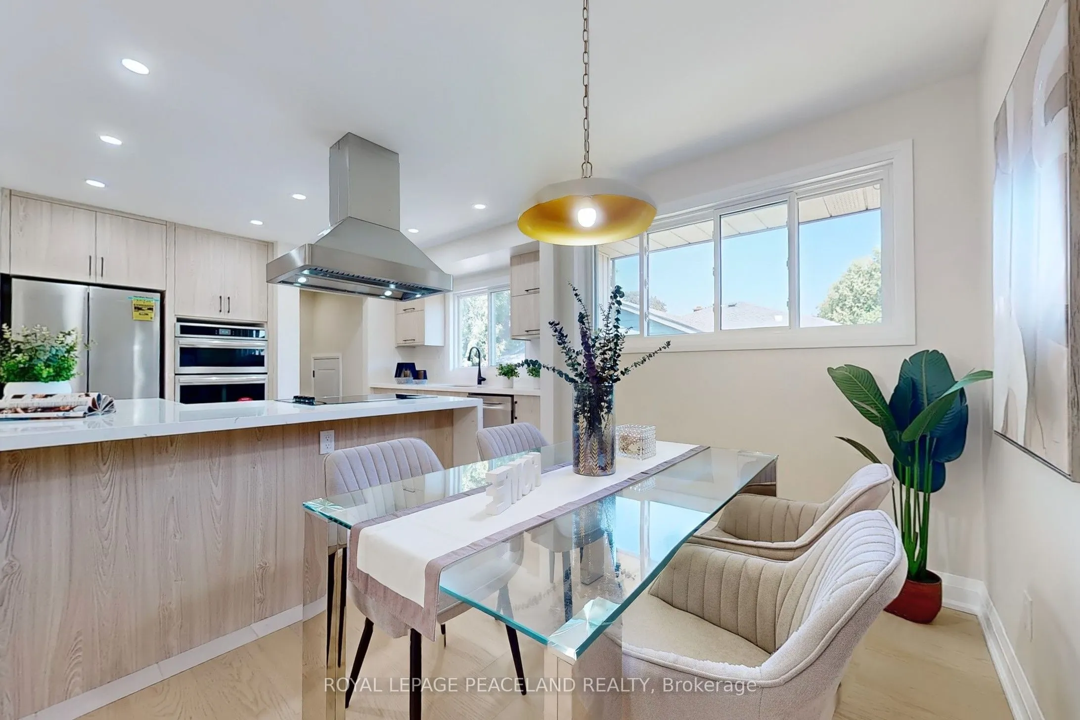 1223 Redbank Crescent