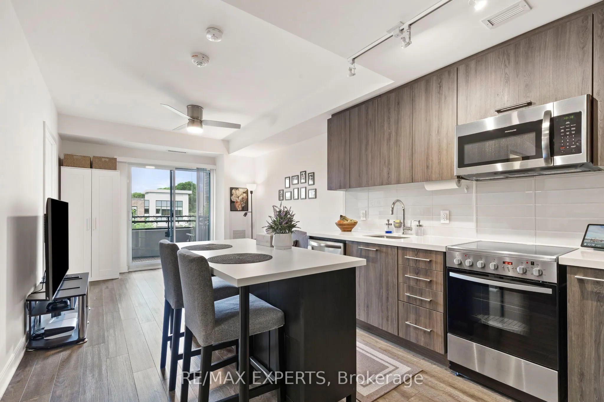 1 Neighbourhood Lane, #304