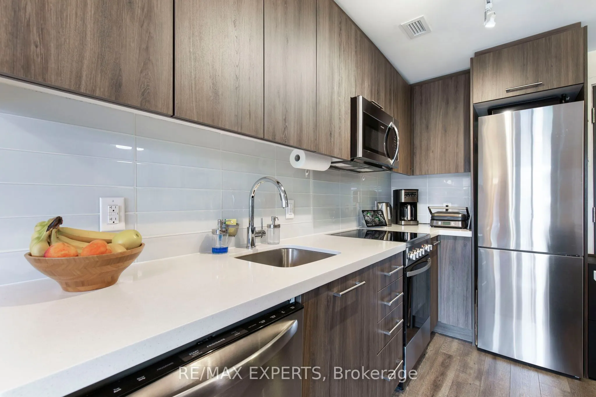 1 Neighbourhood Lane, #304