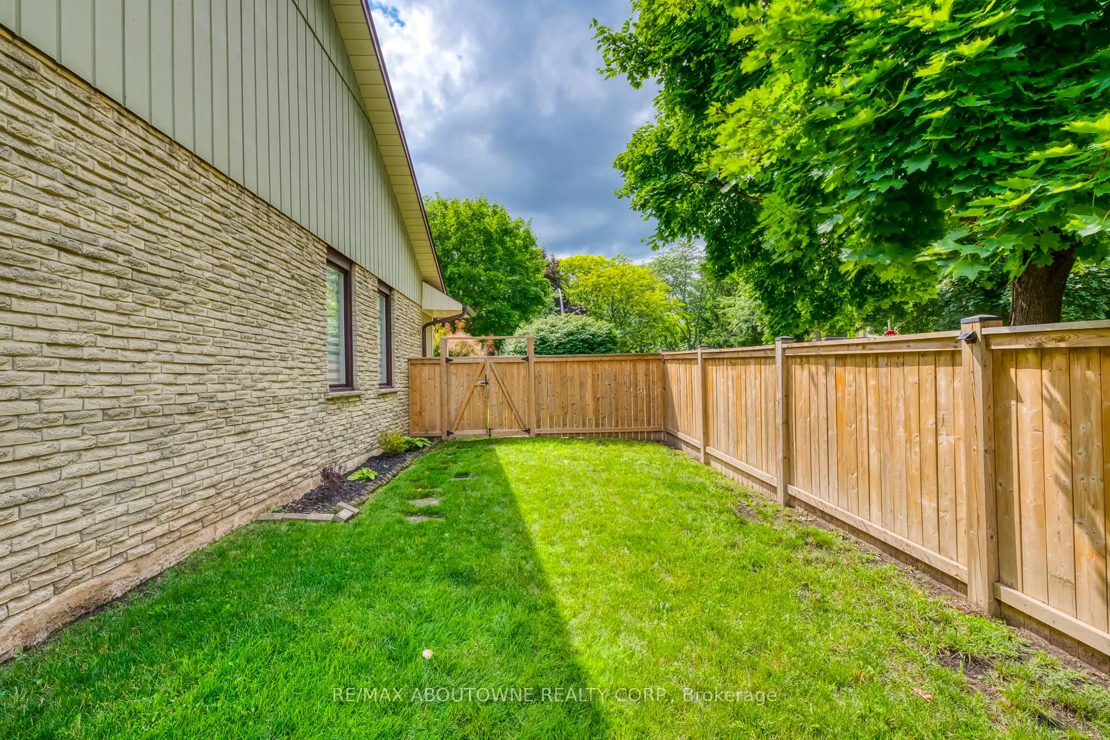 2362 Sinclair Circle