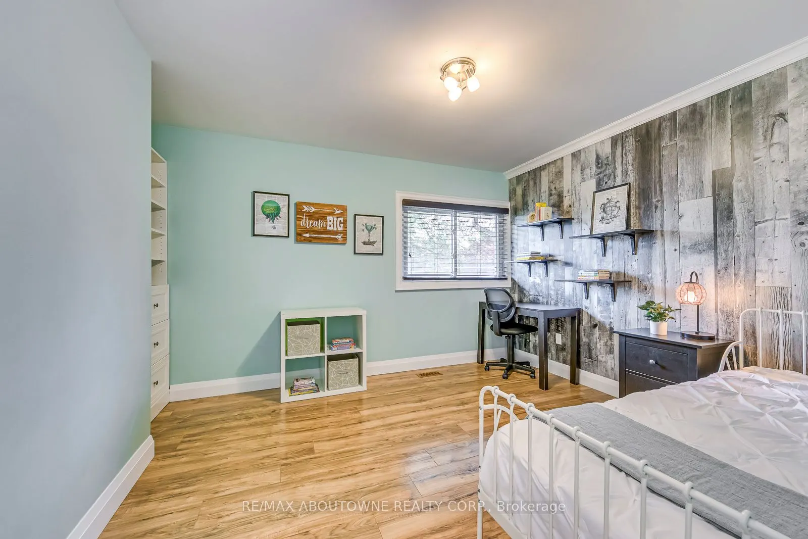 2362 Sinclair Circle