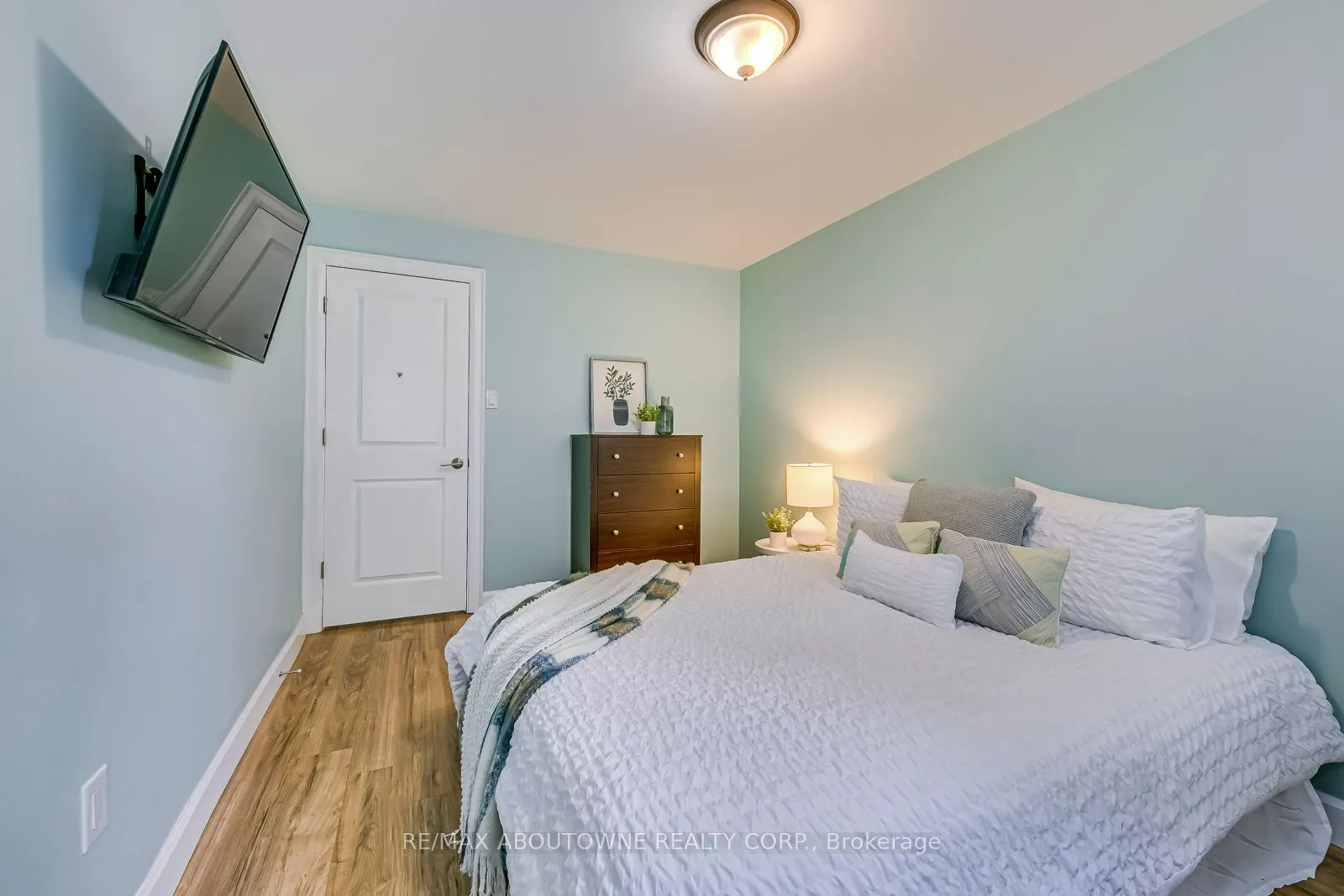 2362 Sinclair Circle