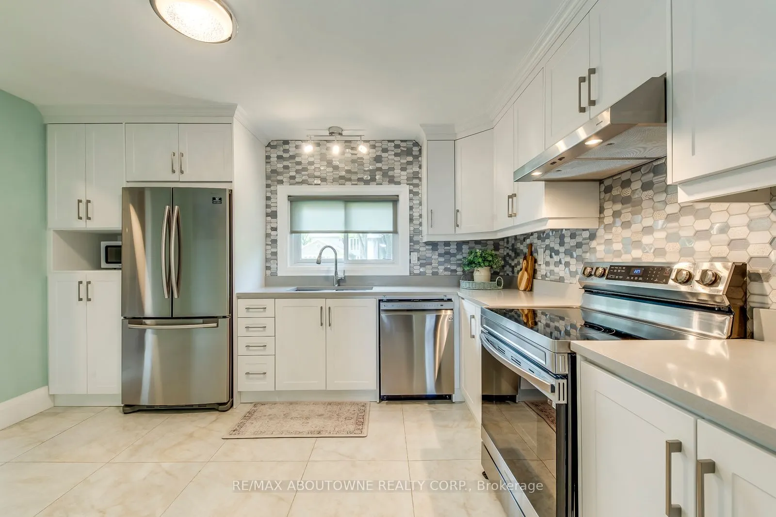 2362 Sinclair Circle