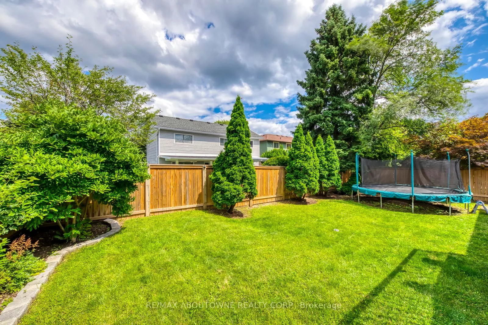 2362 Sinclair Circle