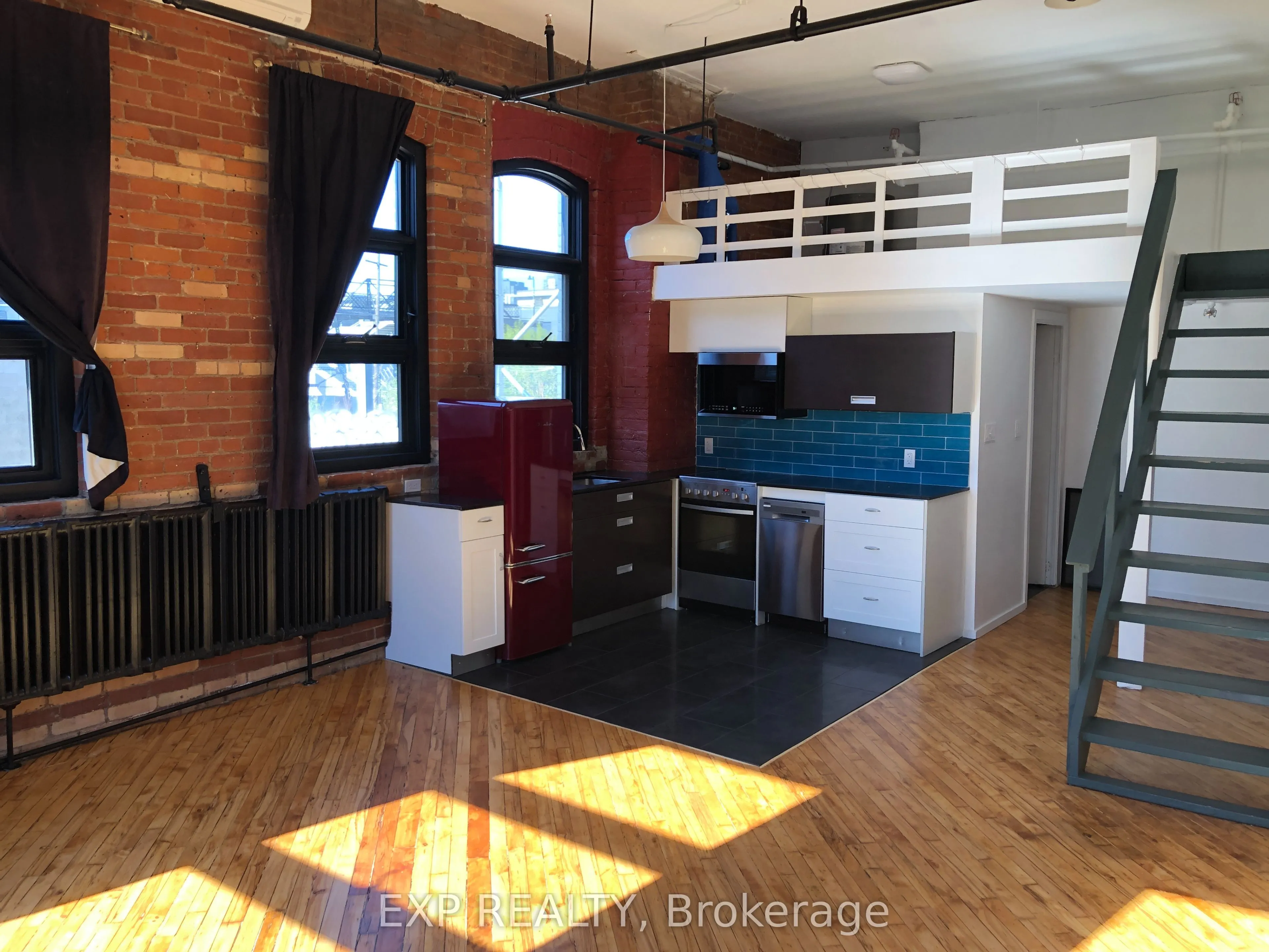 2480 Dundas Street W
