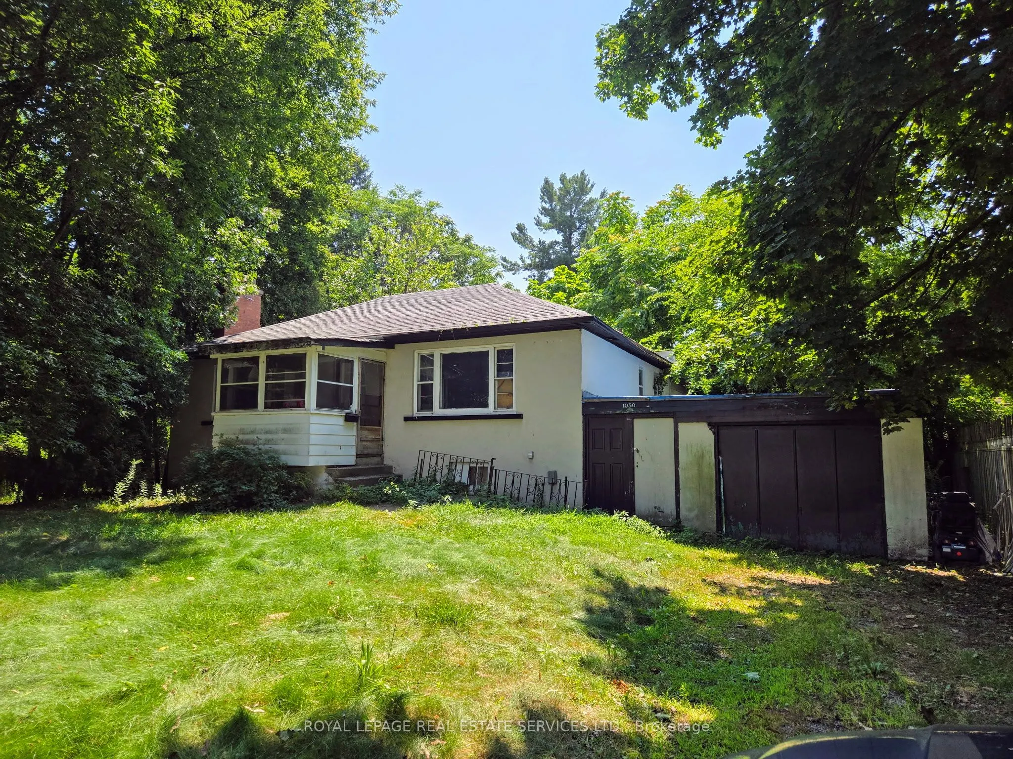 1050 Lorne Park Road