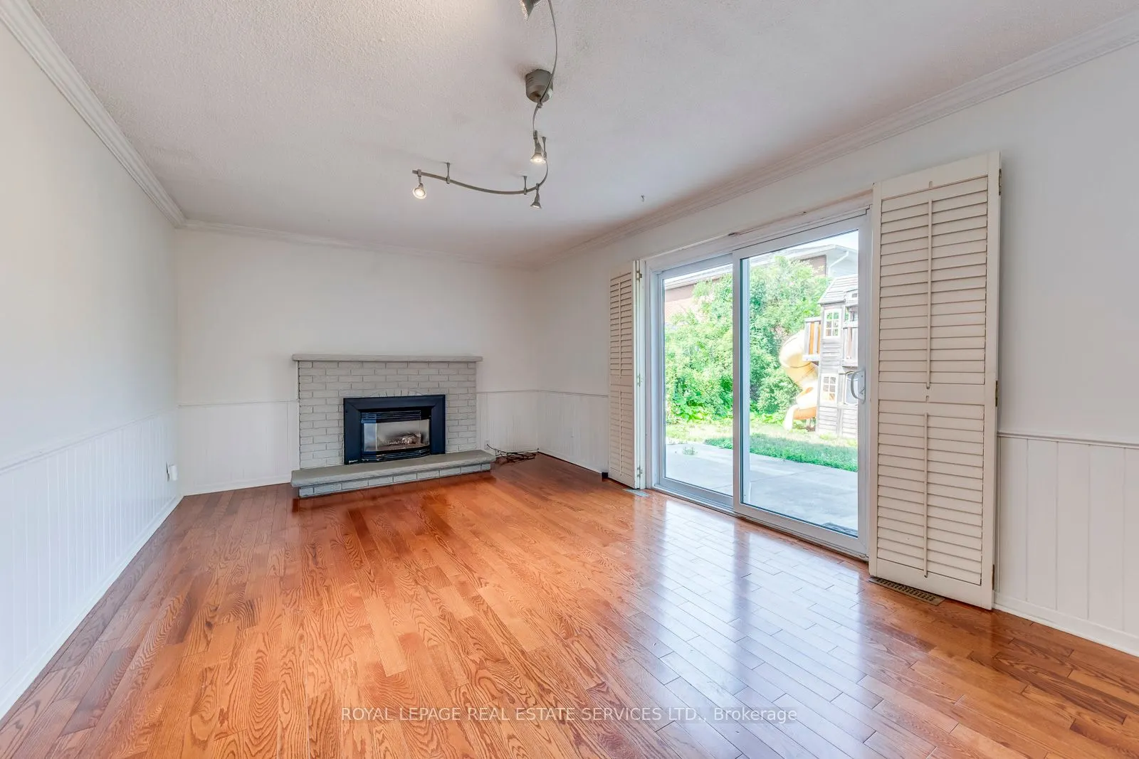 317 Ulric Crescent