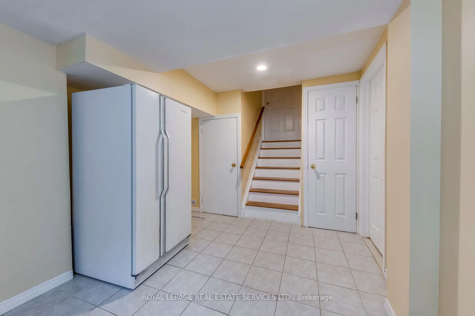 317 Ulric Crescent