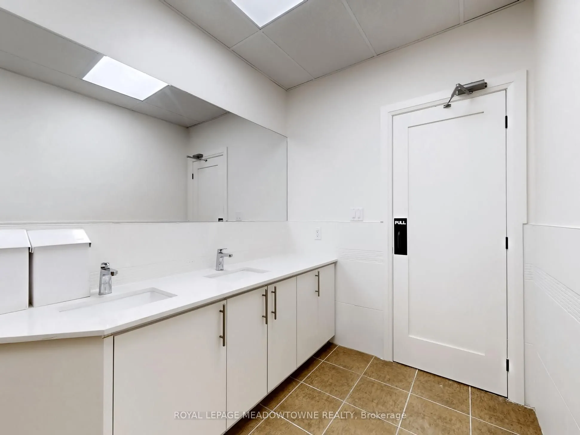 37 Main Street, #Suite H