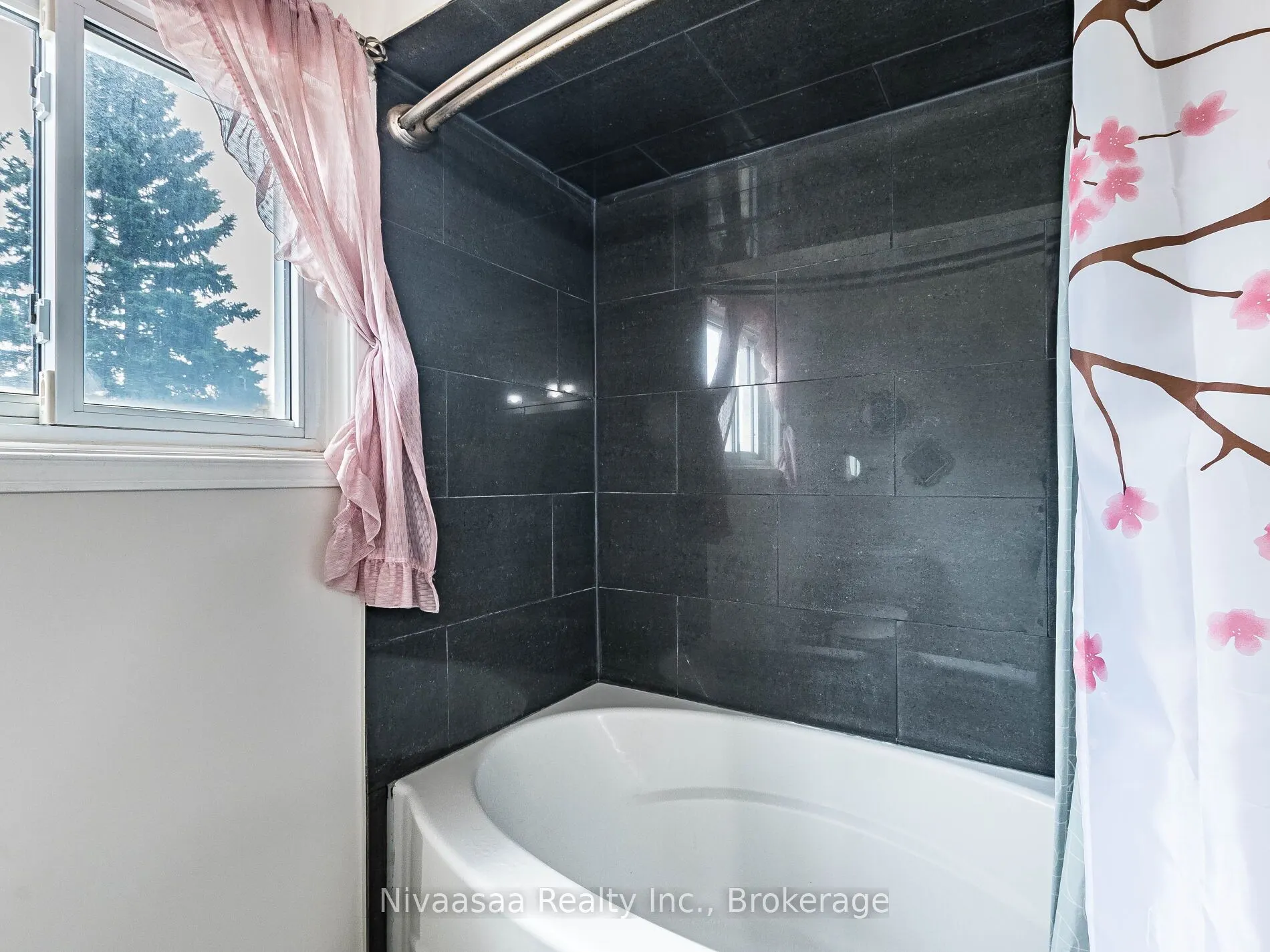 7209 Danton Promenade