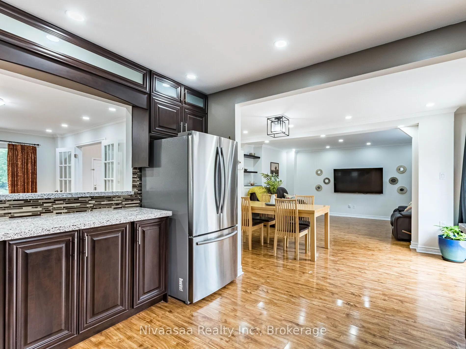 7209 Danton Promenade