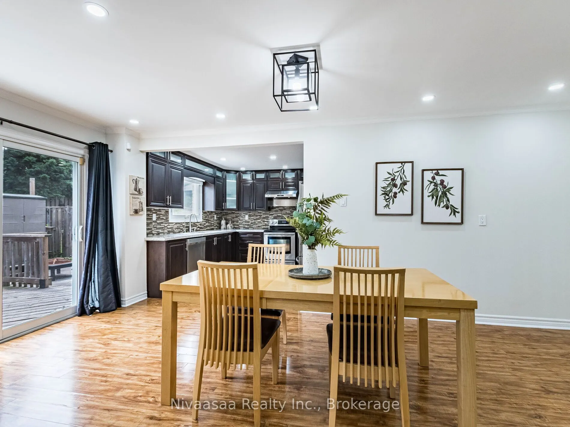 7209 Danton Promenade