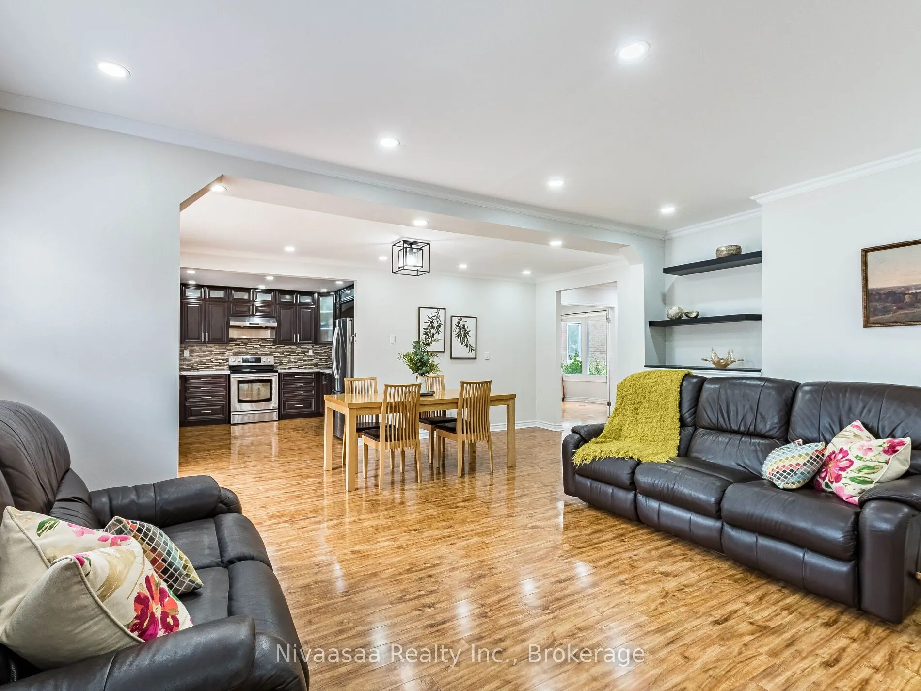 7209 Danton Promenade