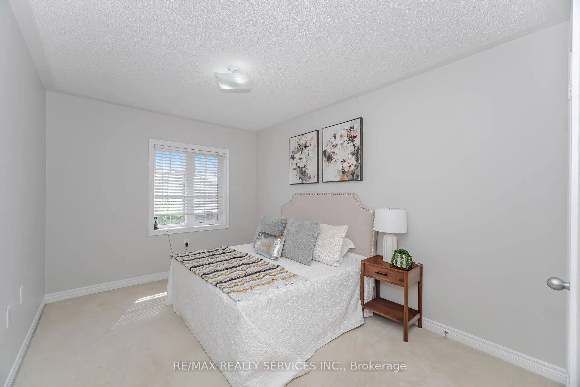 20 Blackberry Valley Crescent