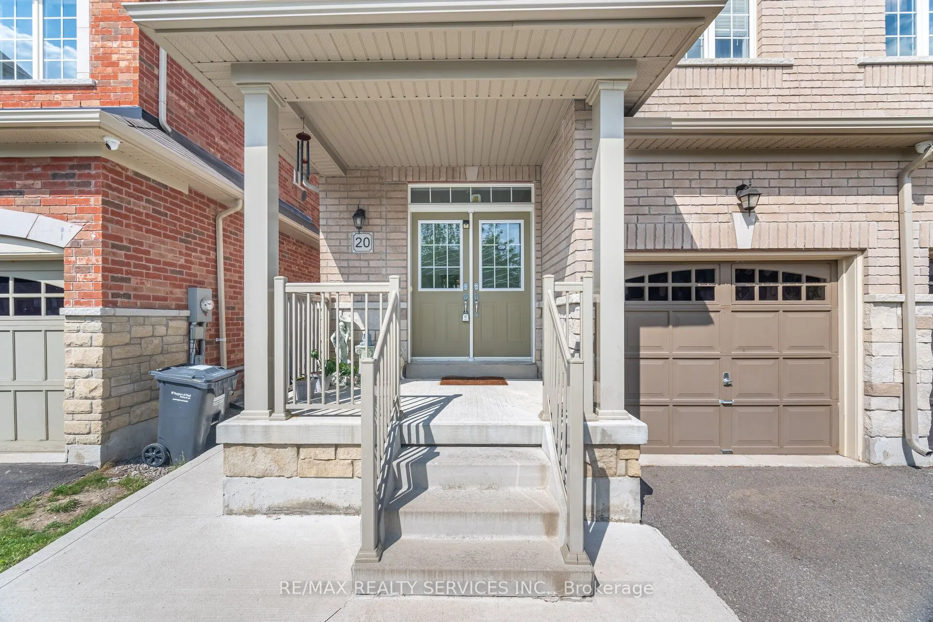 20 Blackberry Valley Crescent