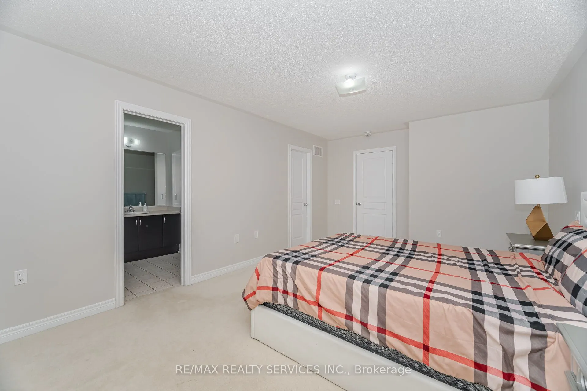 20 Blackberry Valley Crescent
