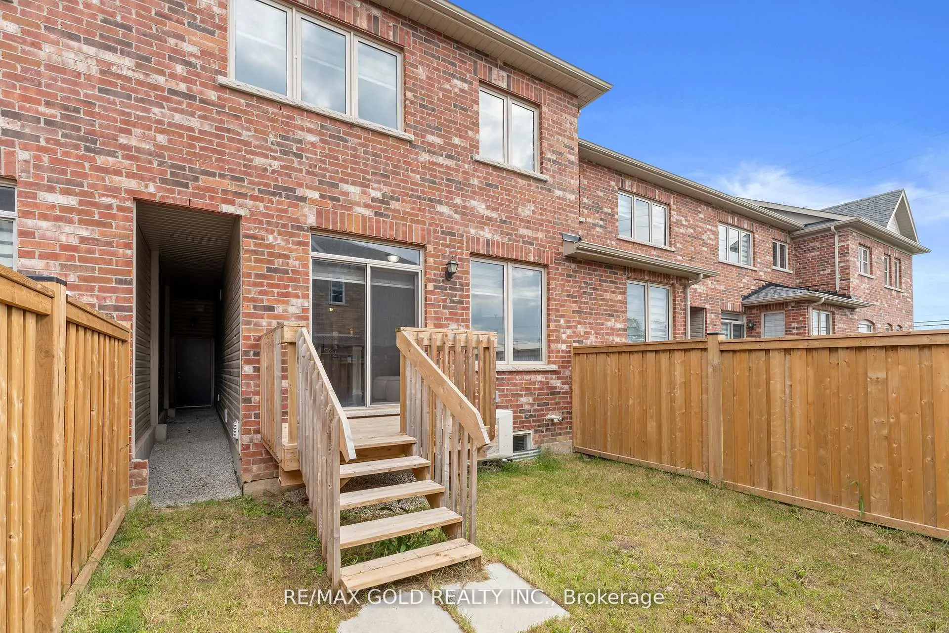 120 Finegan Circle N