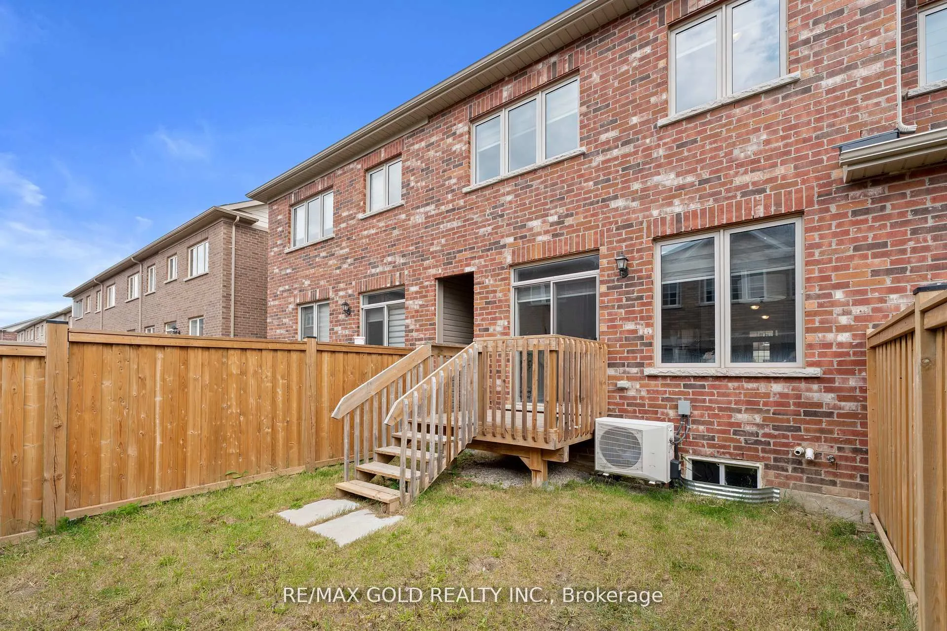 120 Finegan Circle N