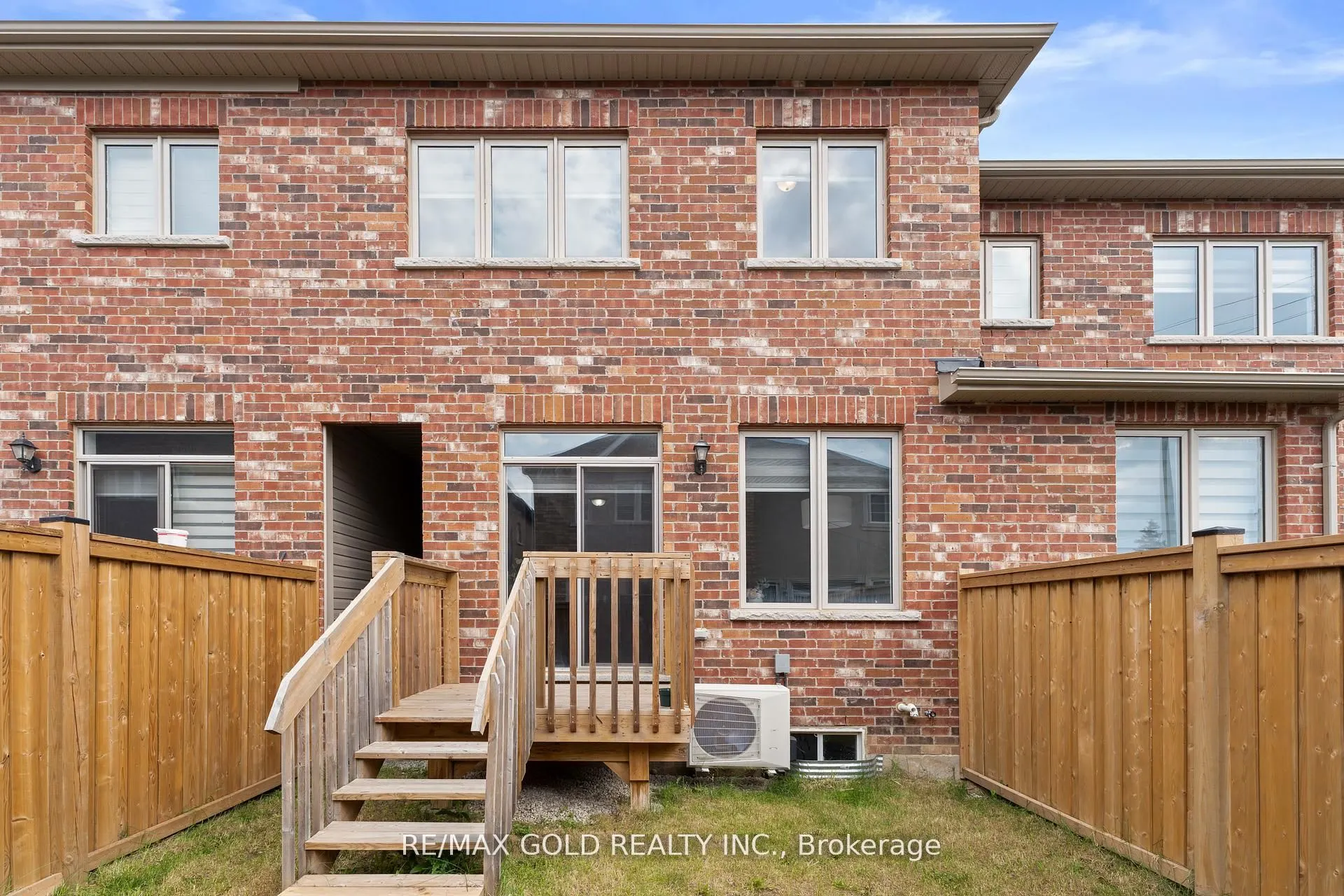 120 Finegan Circle N