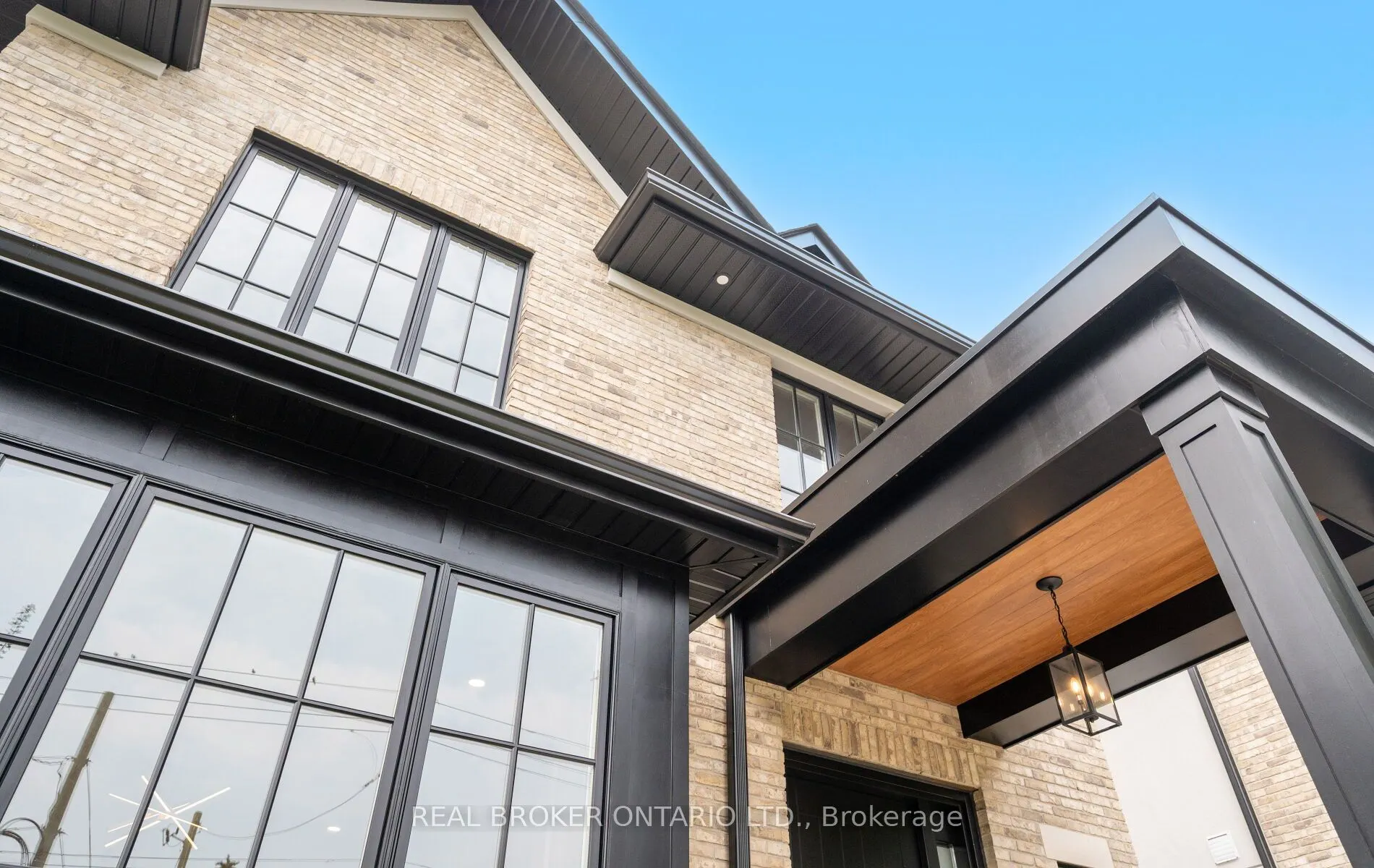 94 Prince Edward Drive S