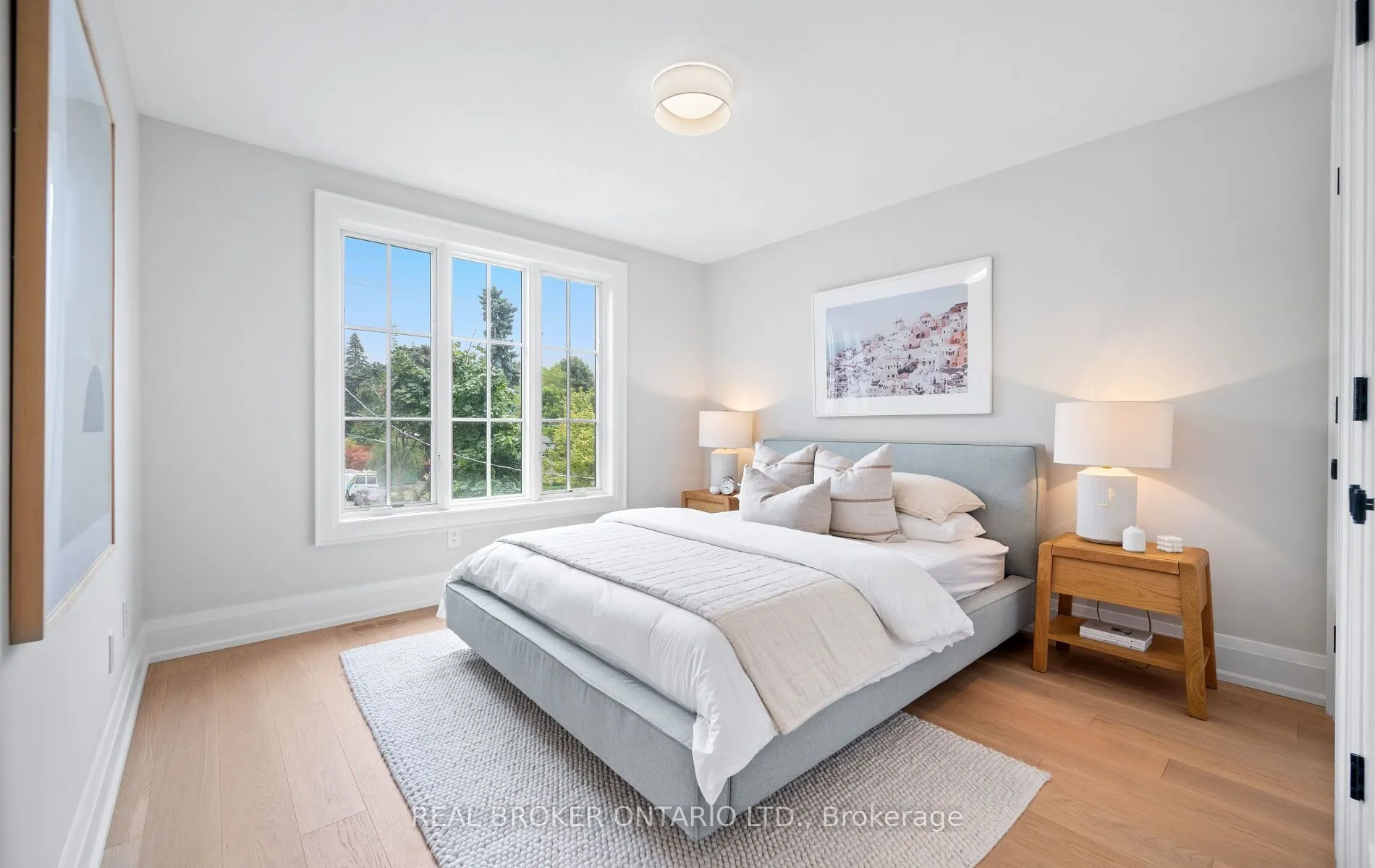 94 Prince Edward Drive S