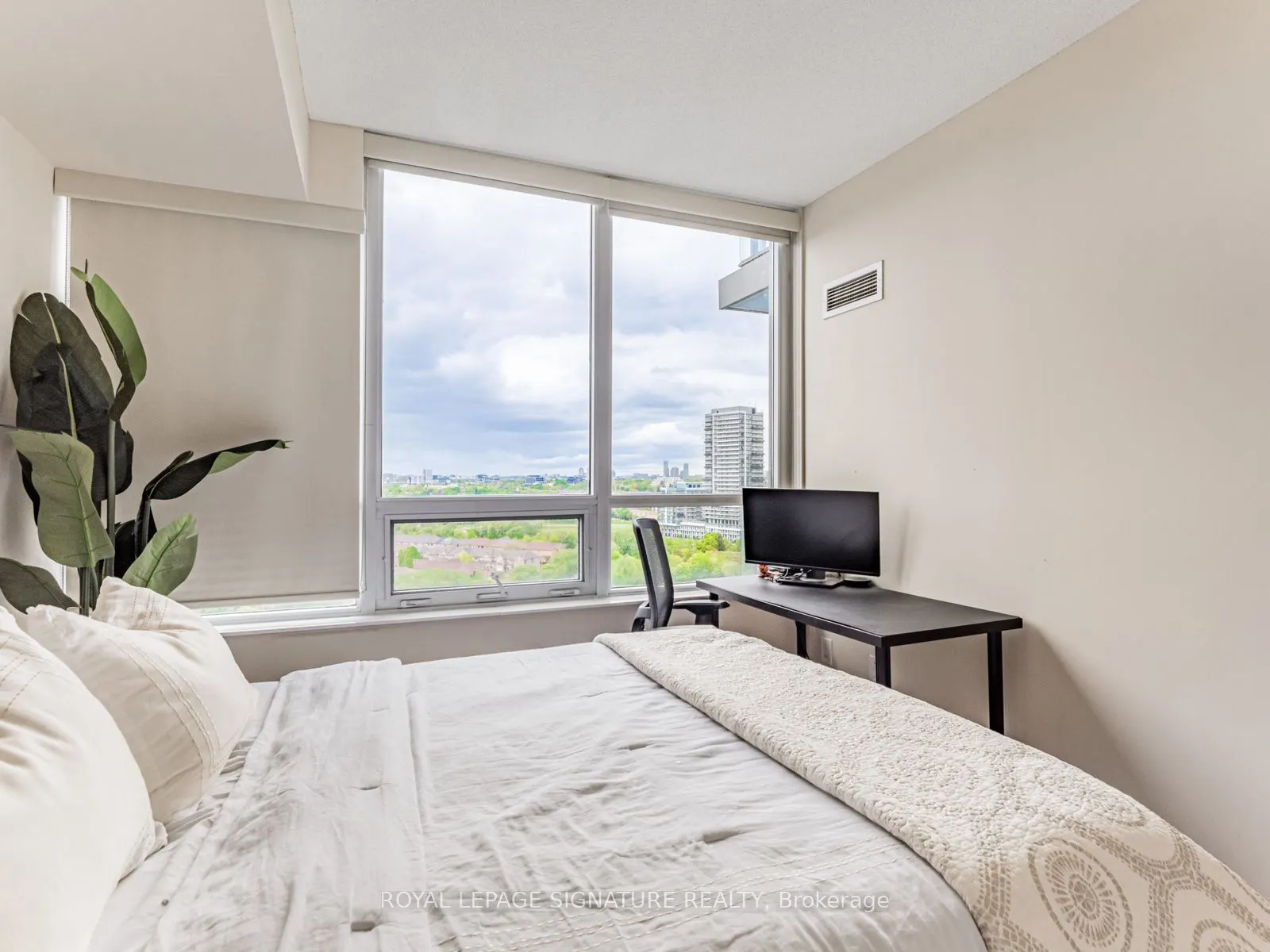 15 Legion Road, #1804