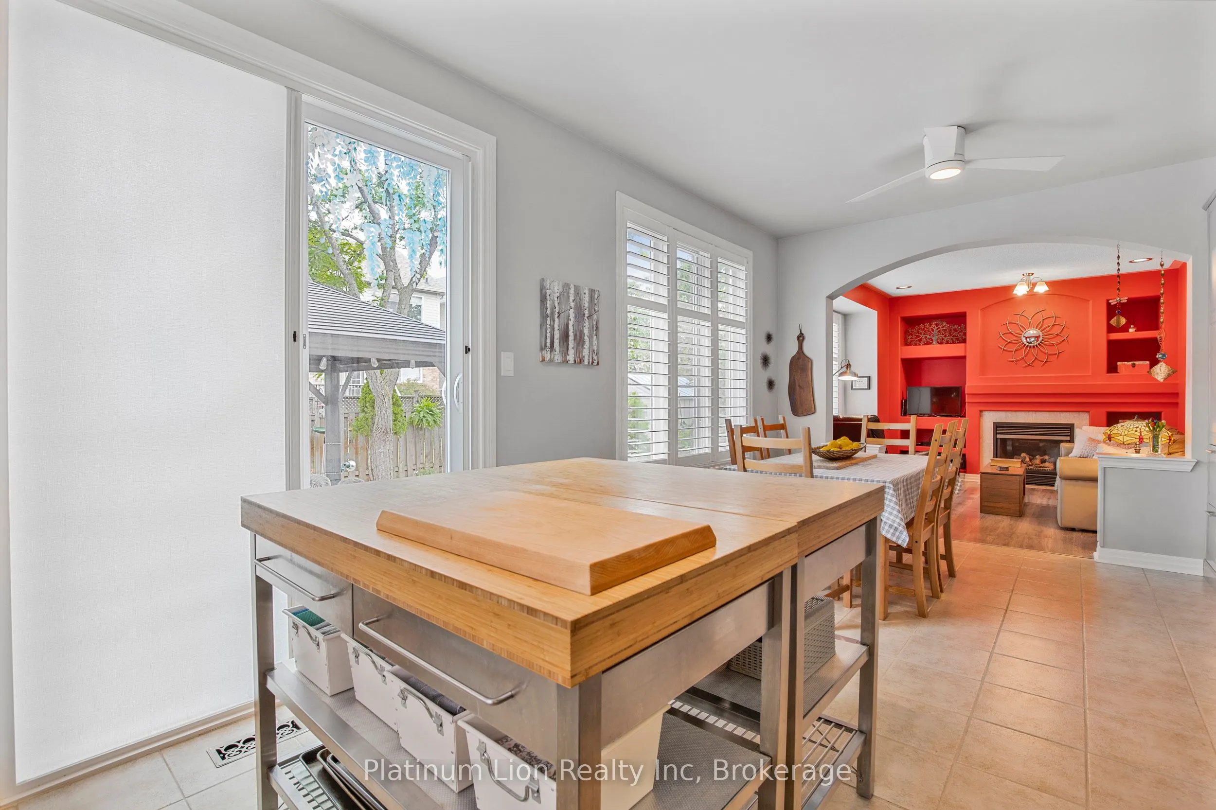 1256 Roundwood Crescent