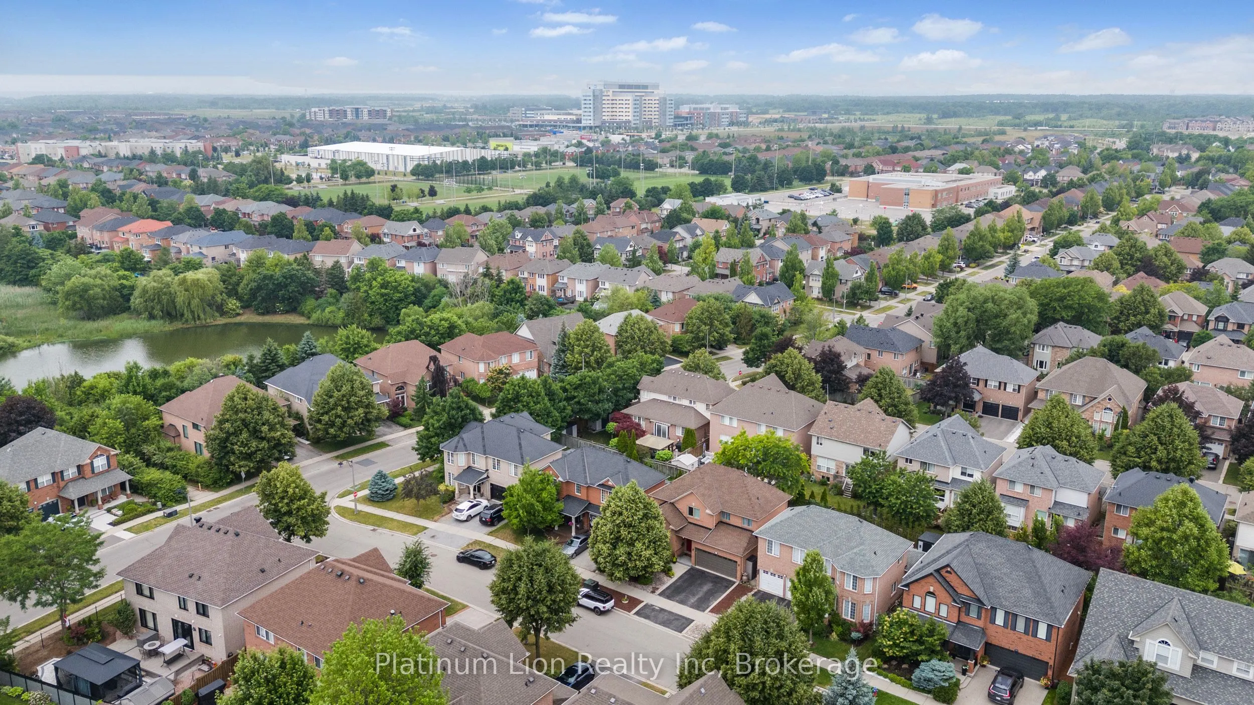 1256 Roundwood Crescent