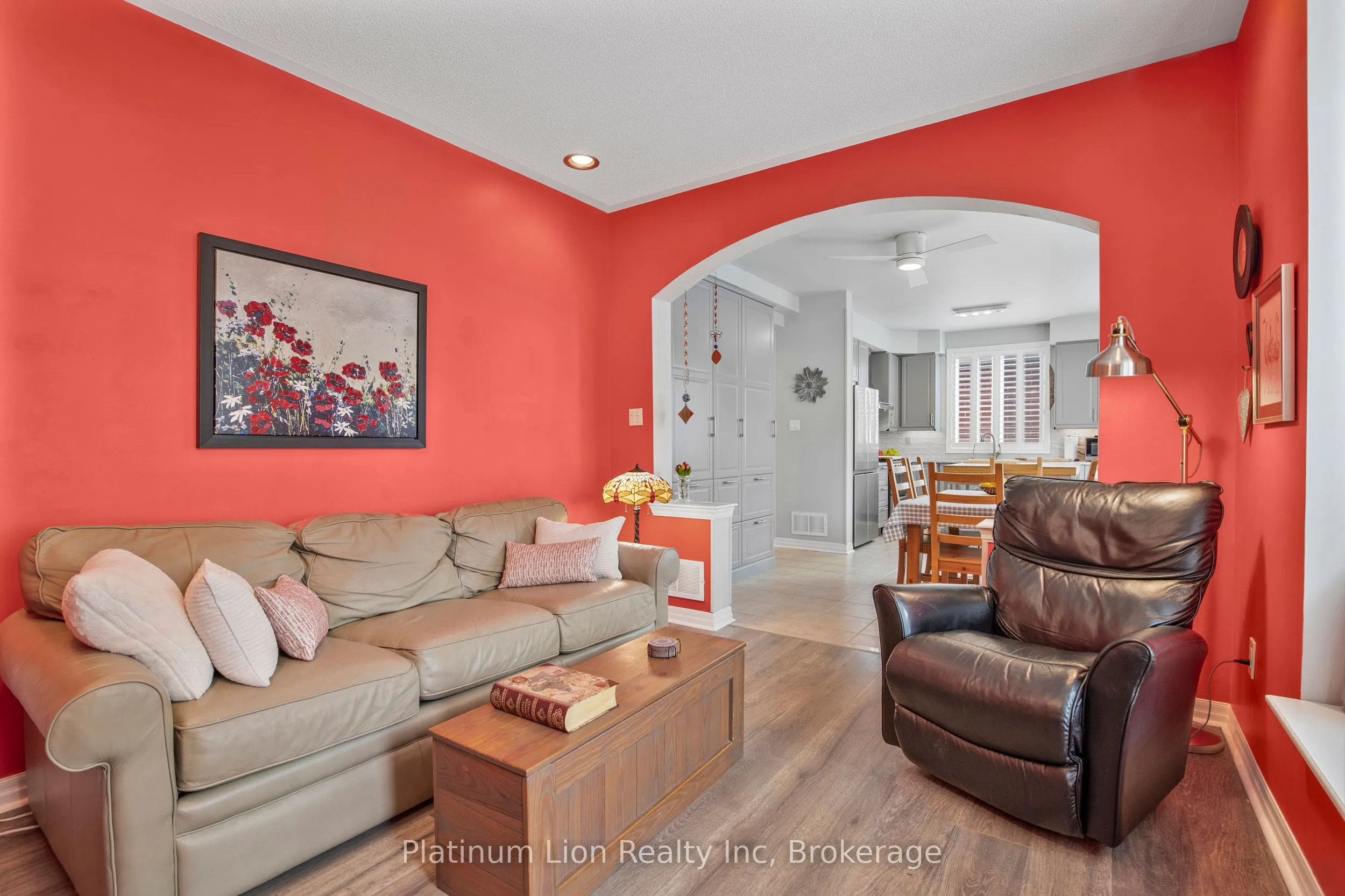 1256 Roundwood Crescent