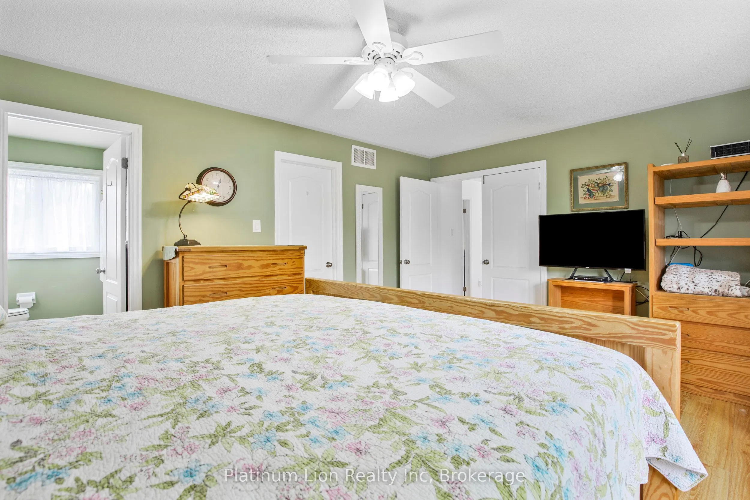 1256 Roundwood Crescent