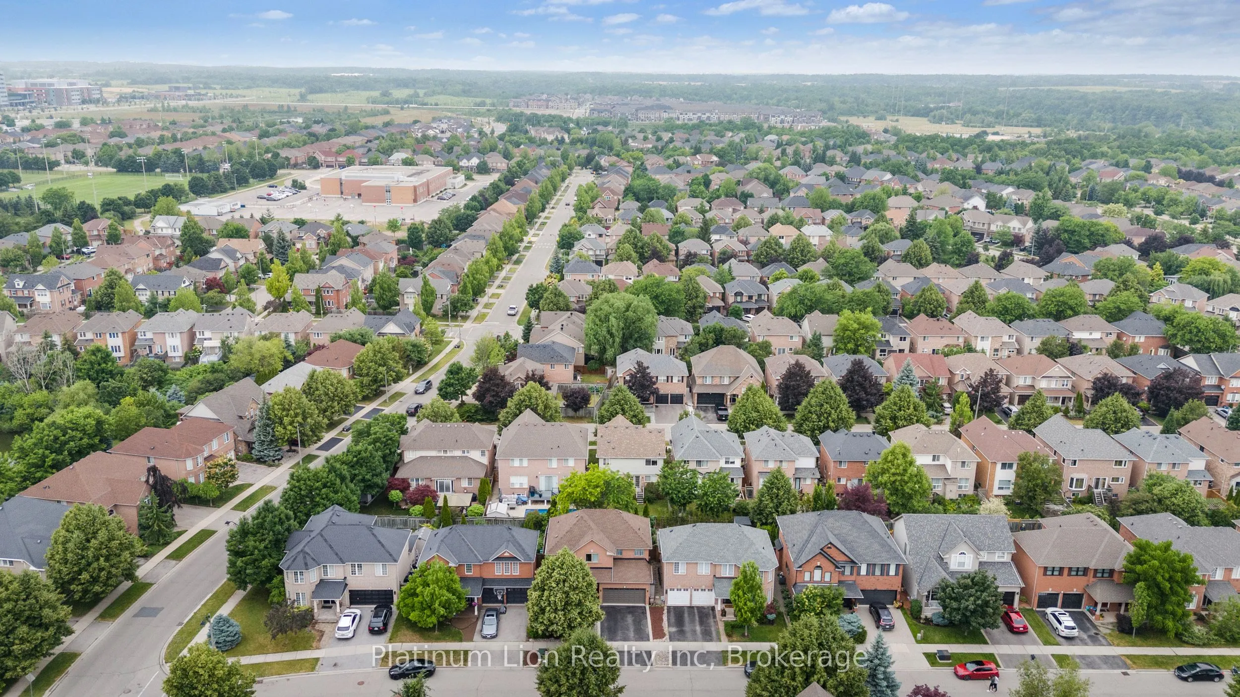 1256 Roundwood Crescent