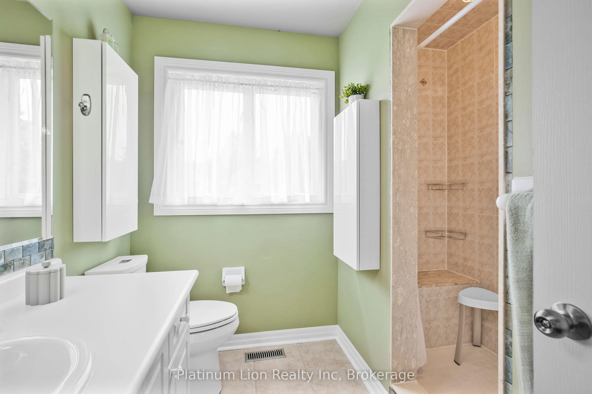 1256 Roundwood Crescent