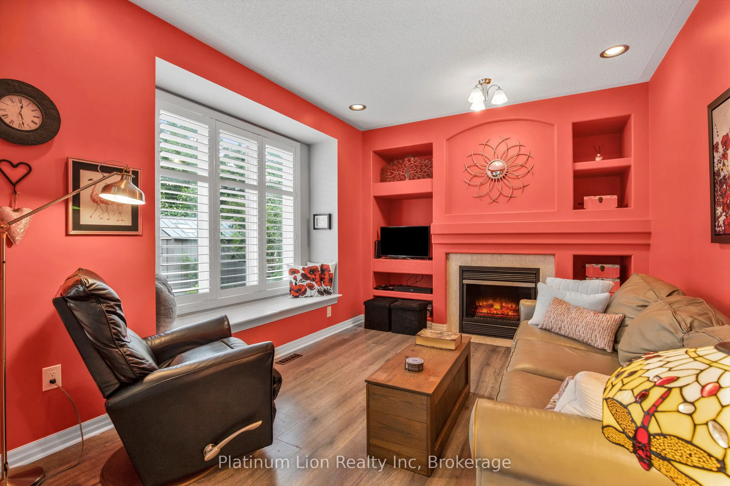 1256 Roundwood Crescent