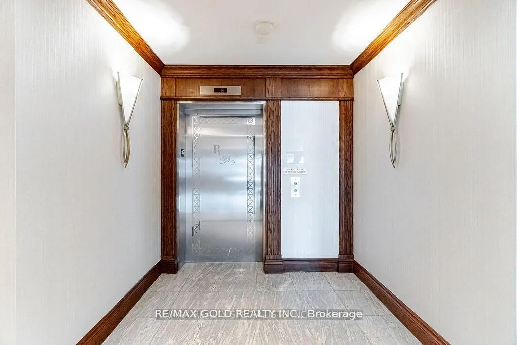 25 Via Rosedale Way, #108