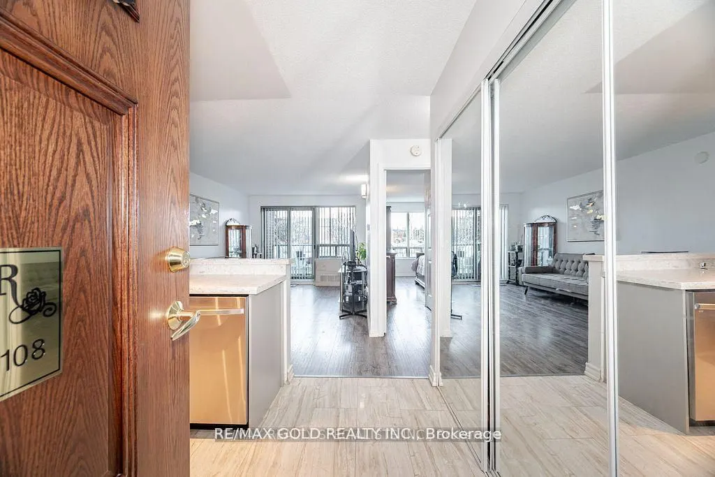 25 Via Rosedale Way, #108