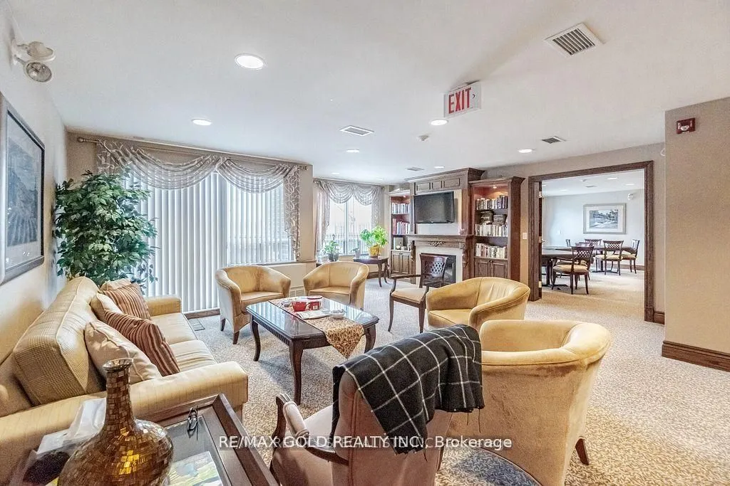 25 Via Rosedale Way, #108