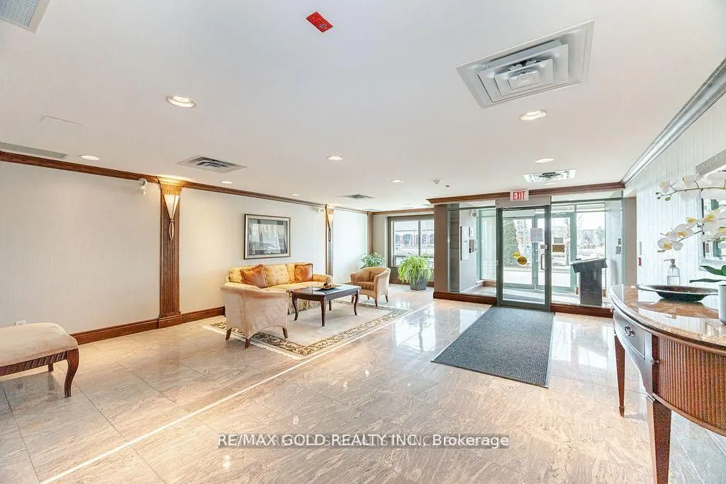 25 Via Rosedale Way, #108