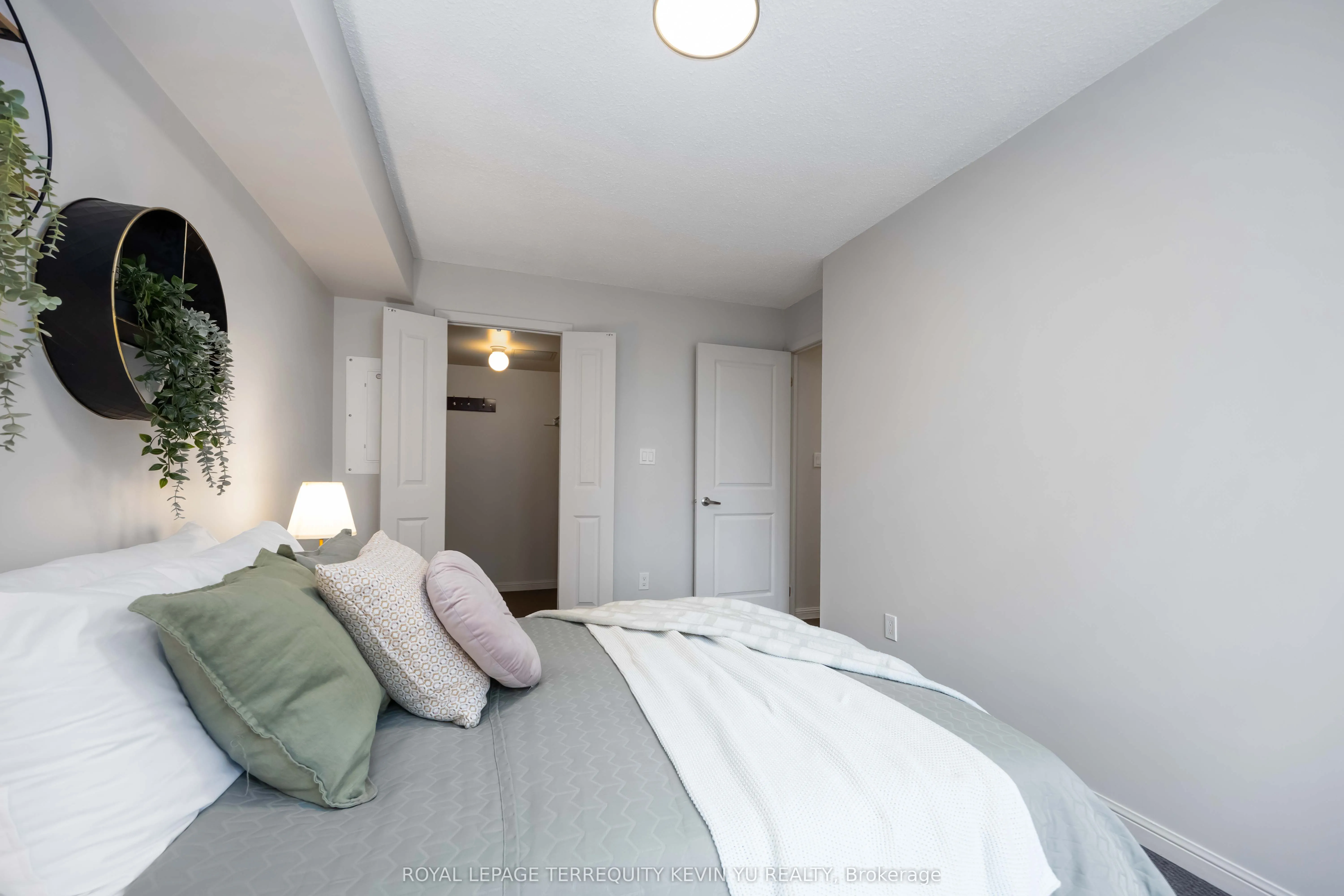 8 Foundry Avenue, #163