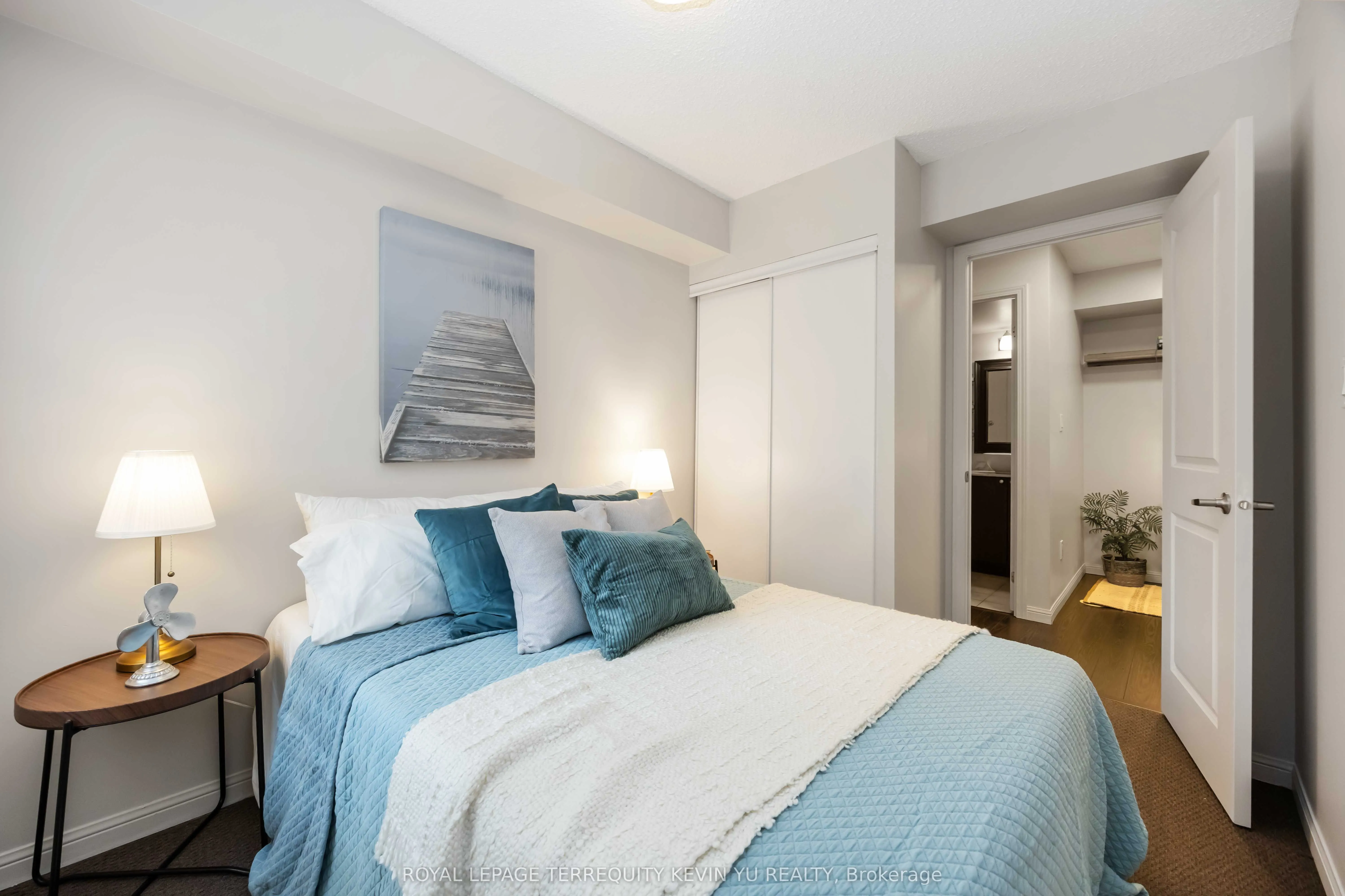 8 Foundry Avenue, #163