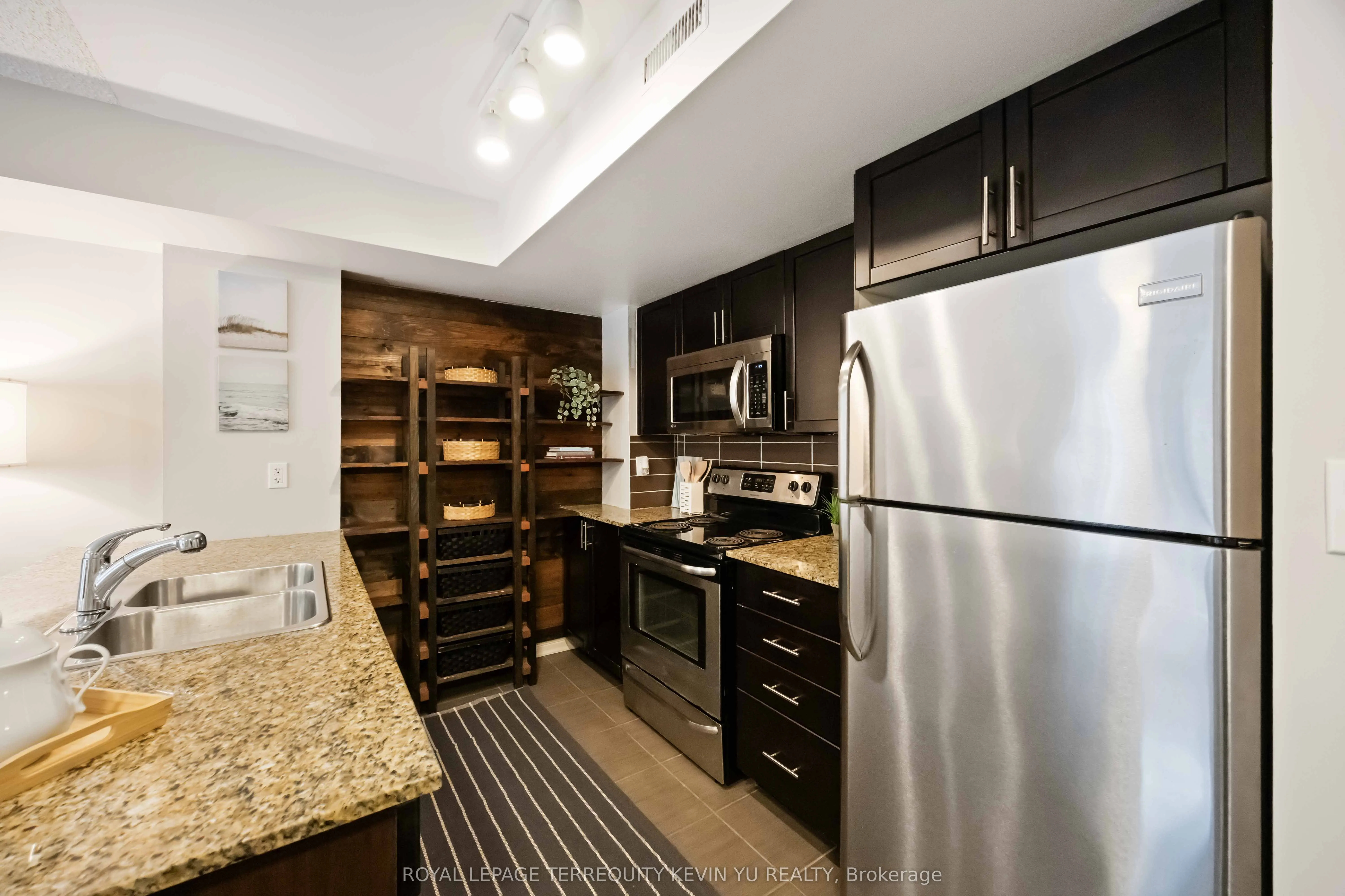8 Foundry Avenue, #163