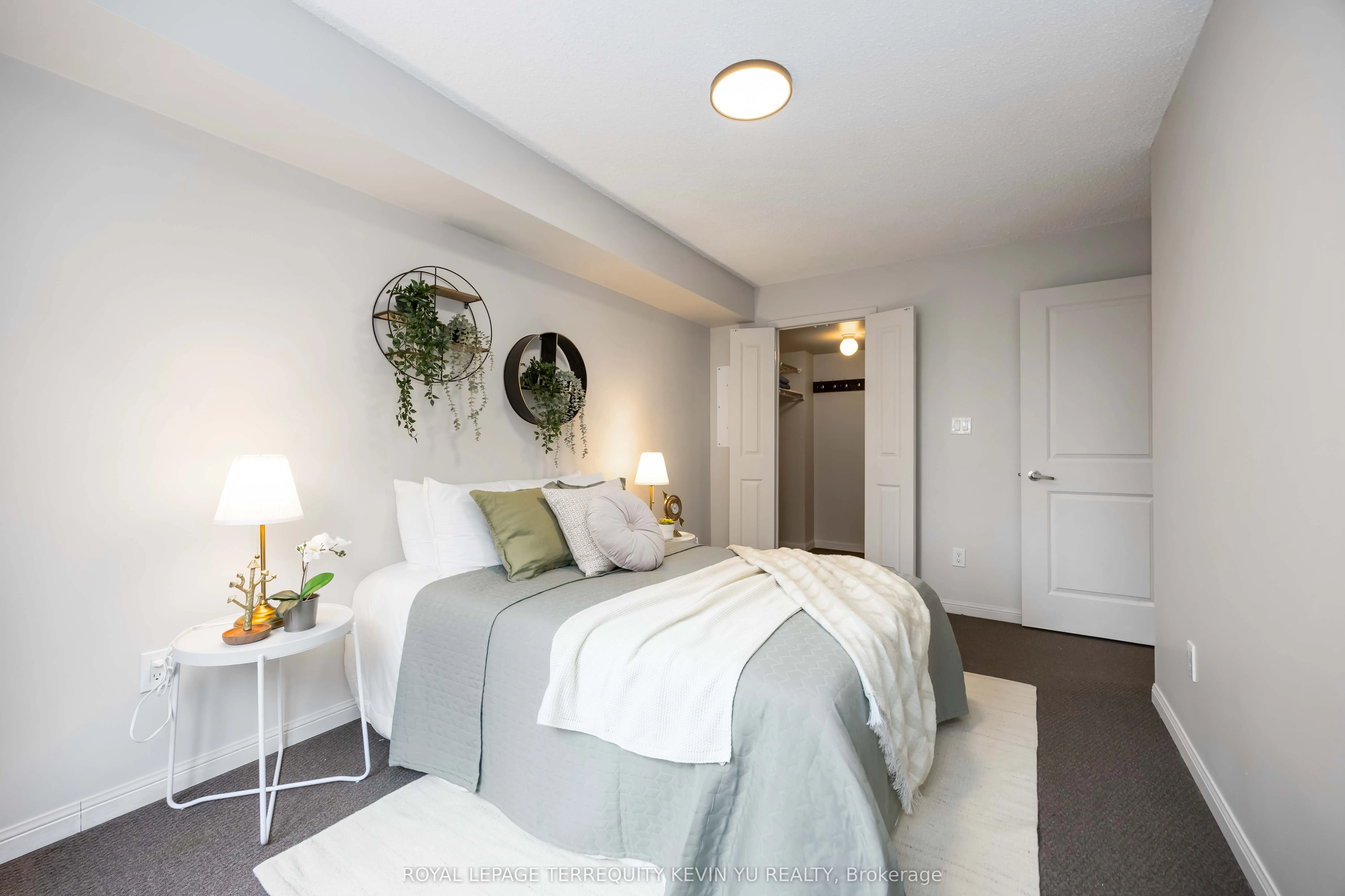 8 Foundry Avenue, #163
