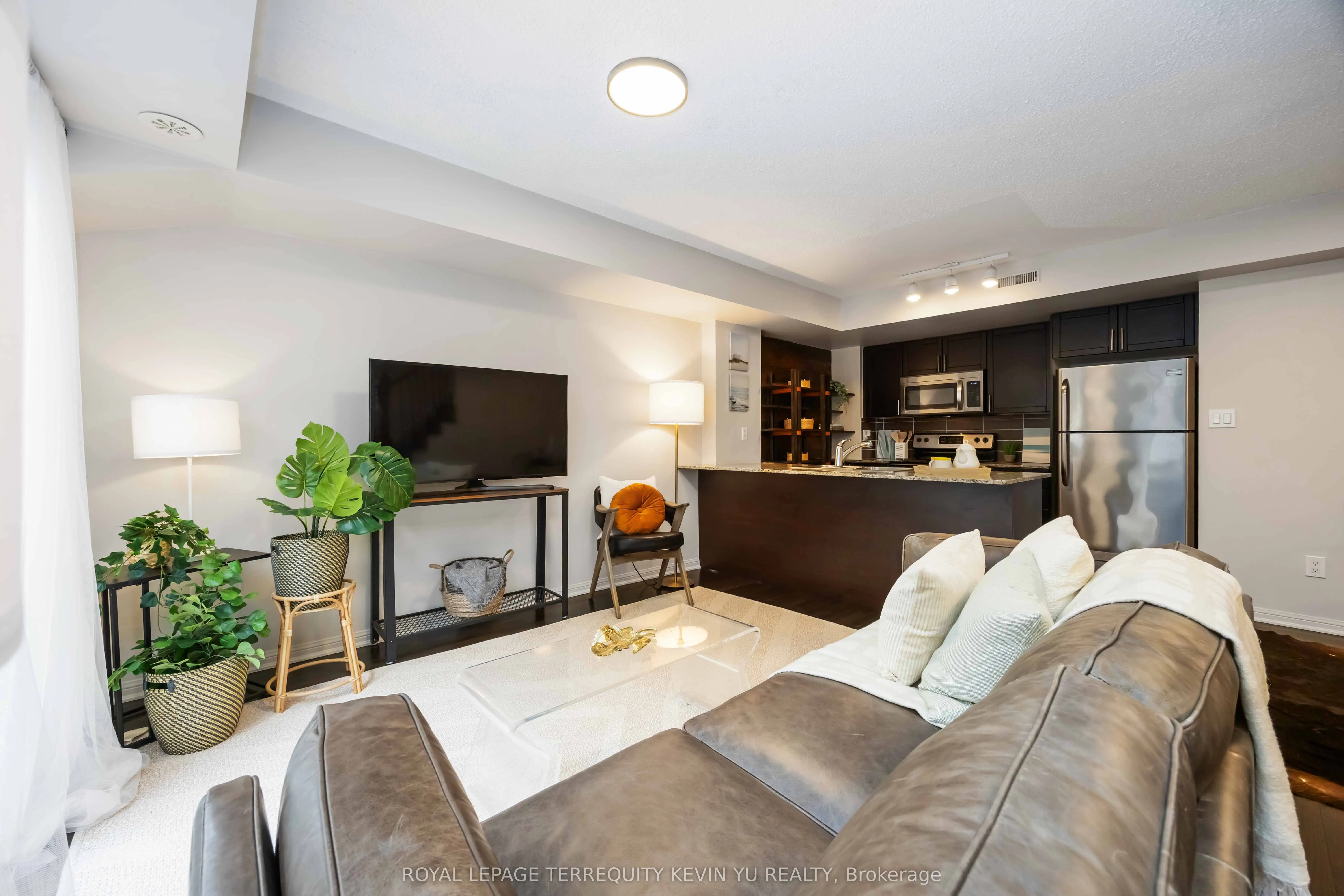 8 Foundry Avenue, #163