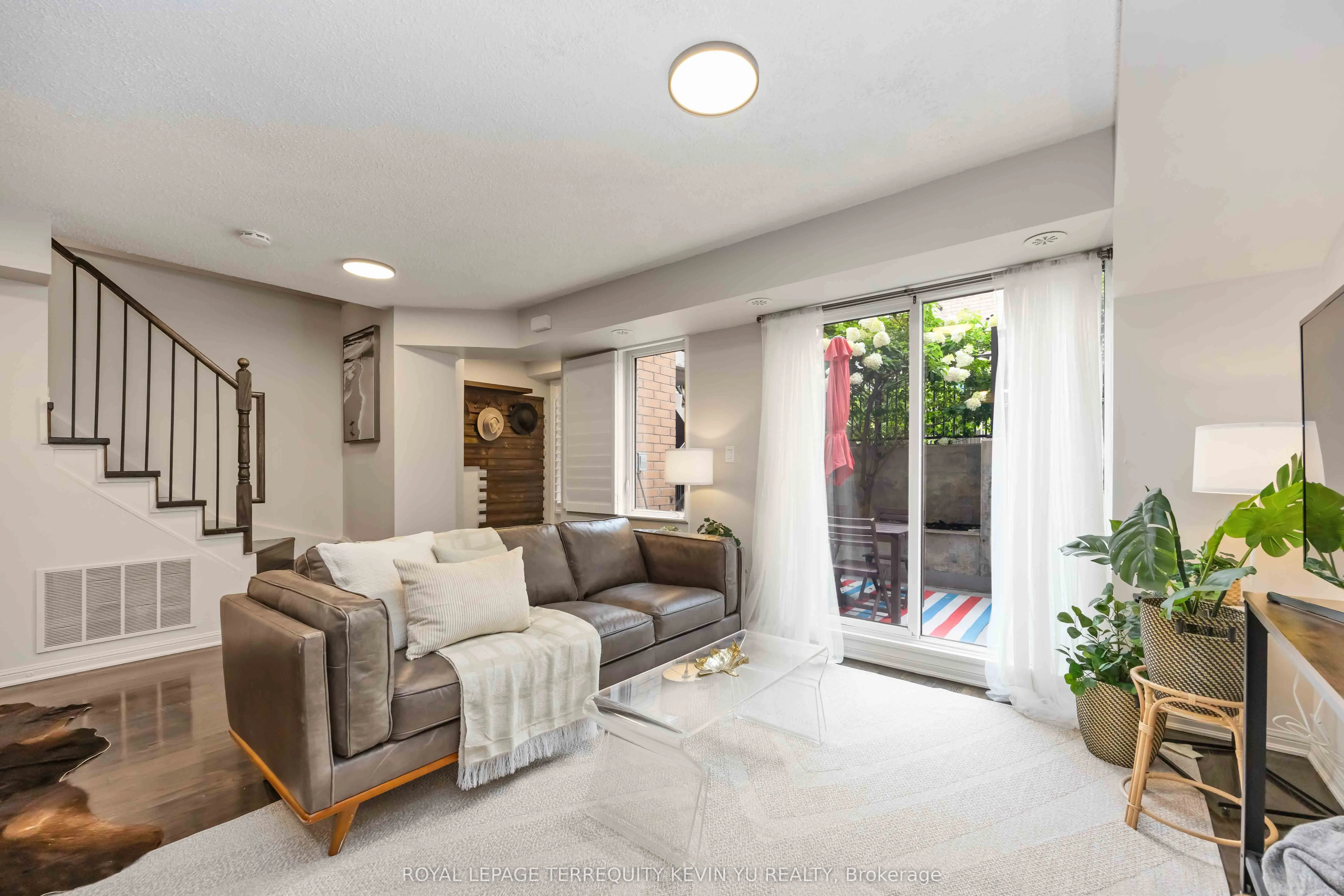 8 Foundry Avenue, #163