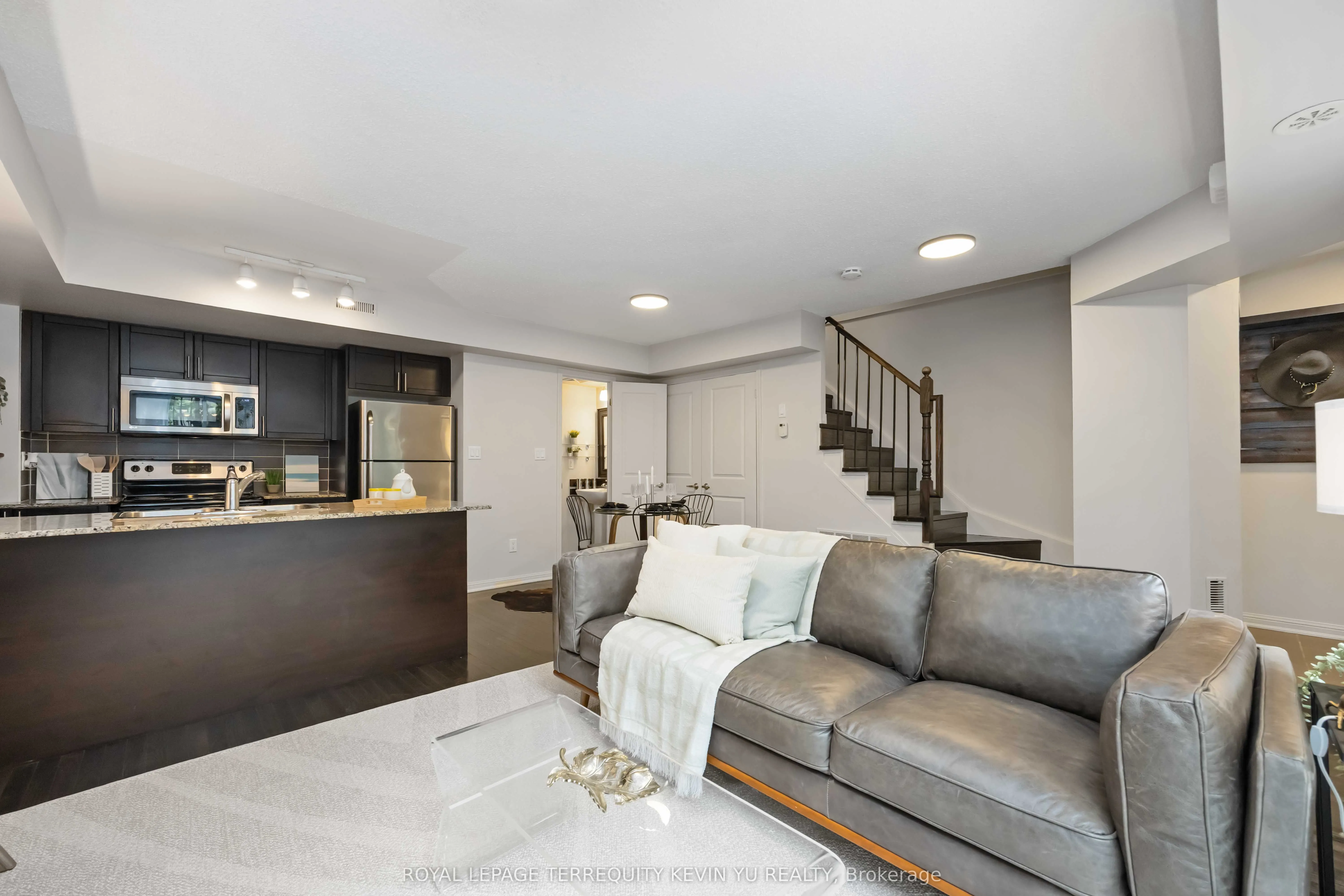 8 Foundry Avenue, #163