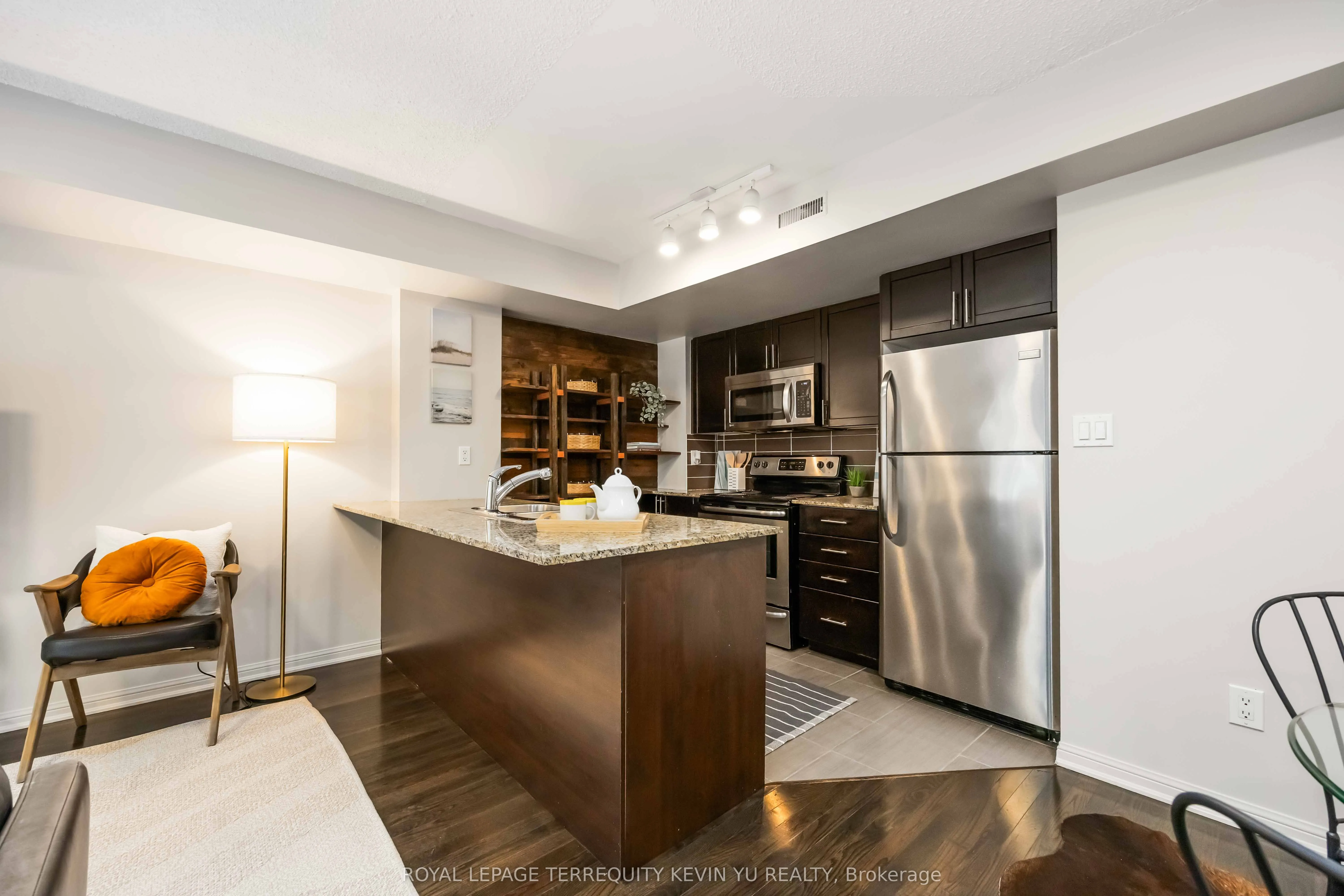 8 Foundry Avenue, #163