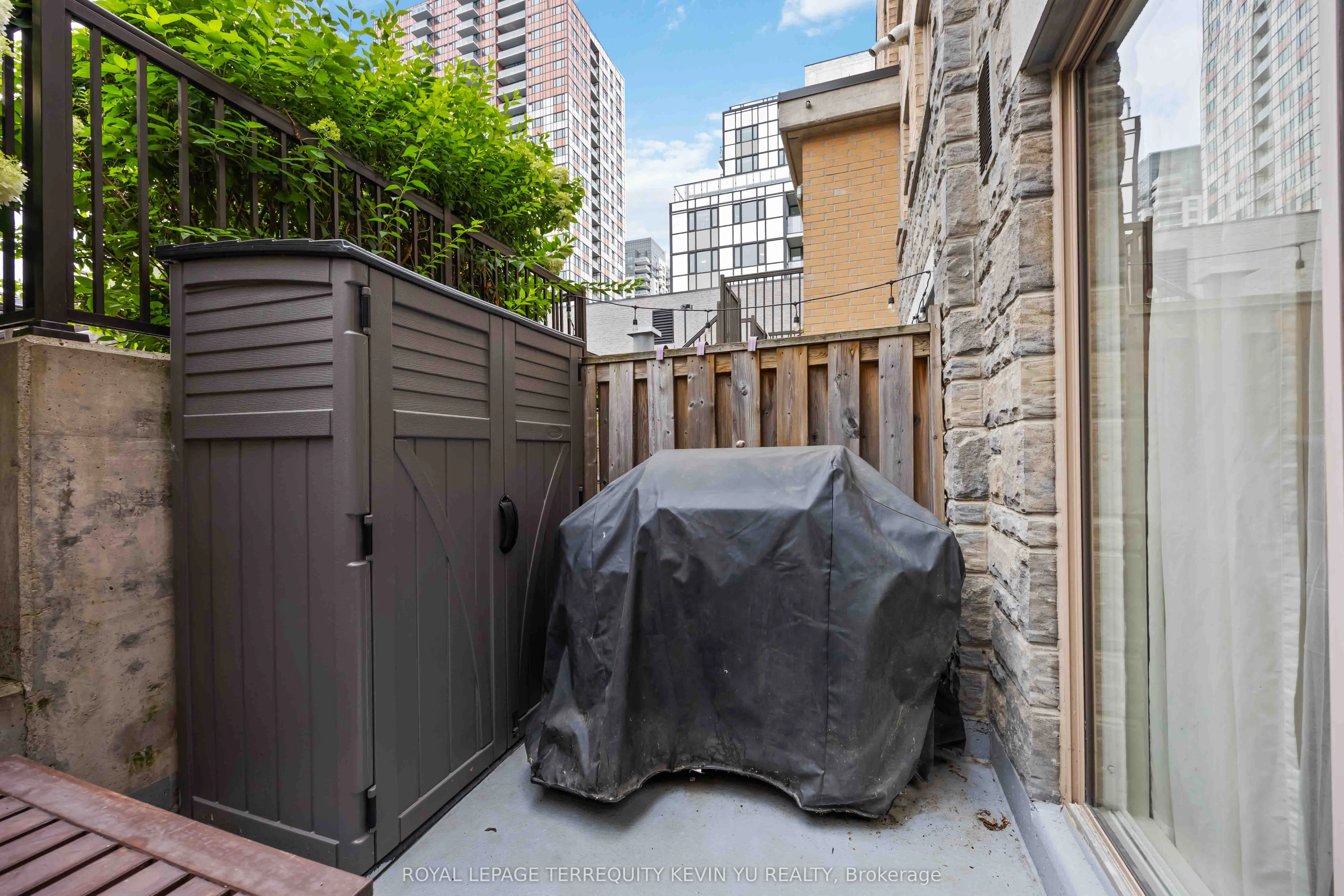 8 Foundry Avenue, #163