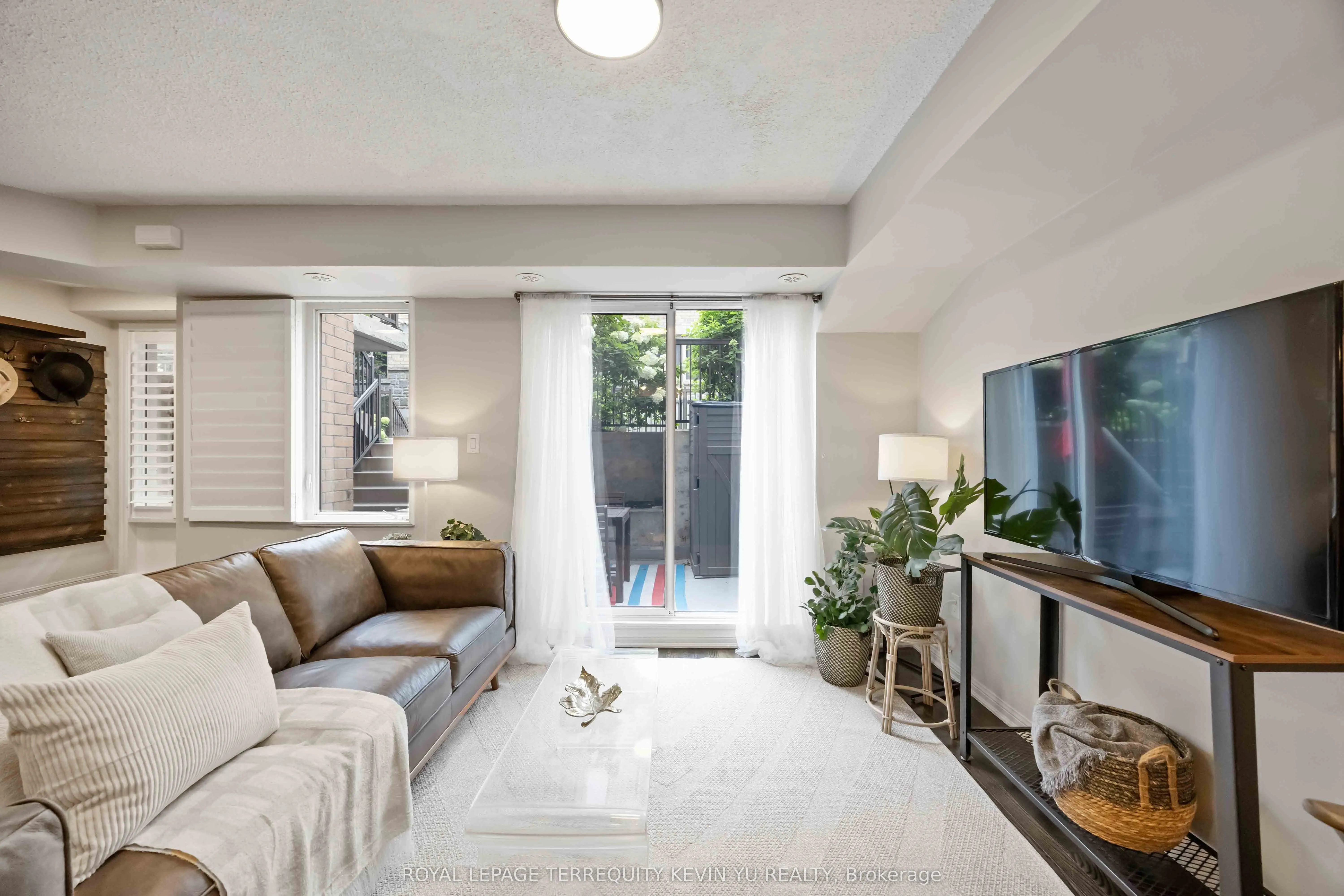 8 Foundry Avenue, #163